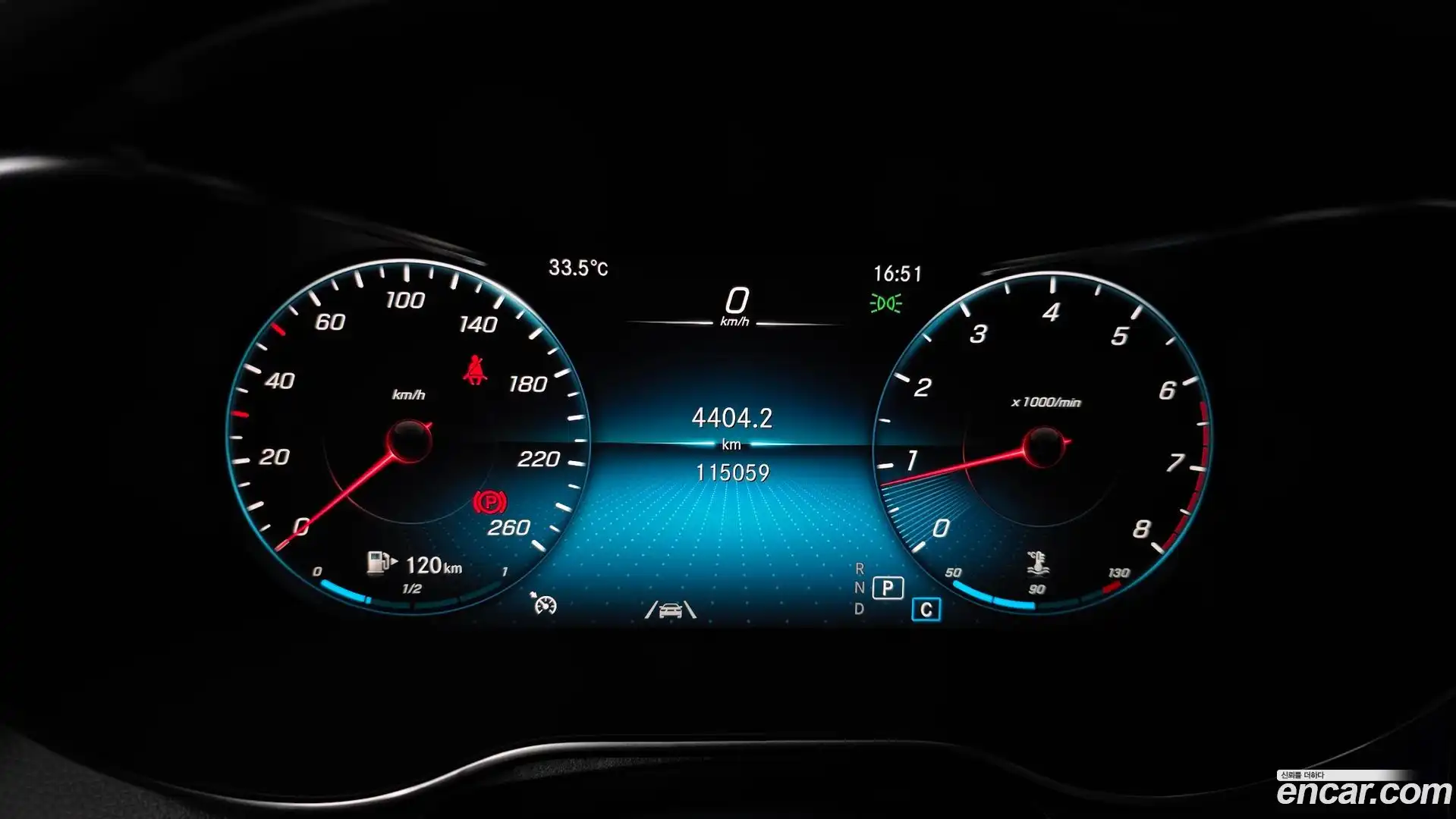 GLC-Class Mercedes-Benz 2020.2-INNER-008