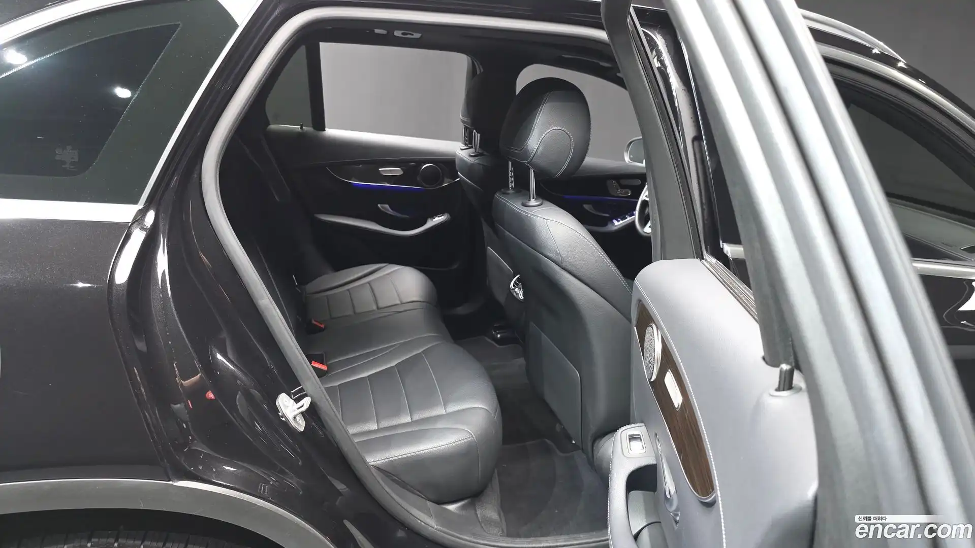 GLC-Class Mercedes-Benz 2020.2-OPTION-016