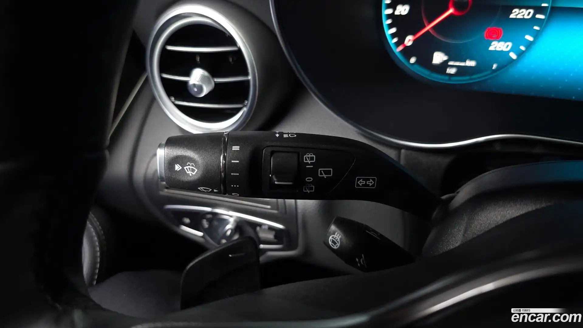 GLC-Class Mercedes-Benz 2020.2-OPTION-041
