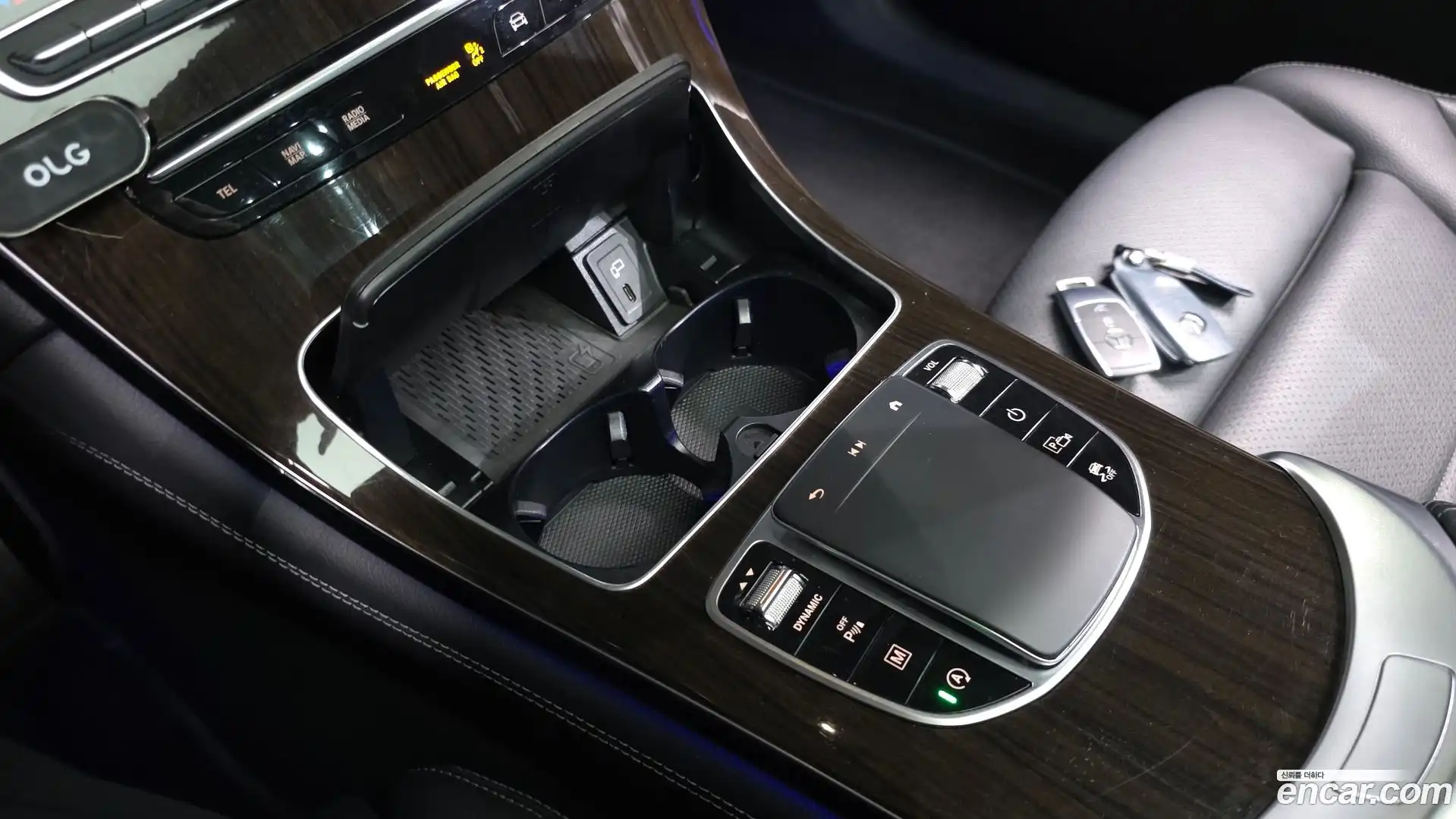 GLC-Class Mercedes-Benz 2020.2-OPTION-042