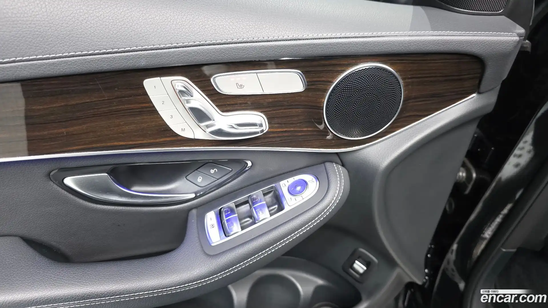 GLC-Class Mercedes-Benz 2020.2-OPTION-043