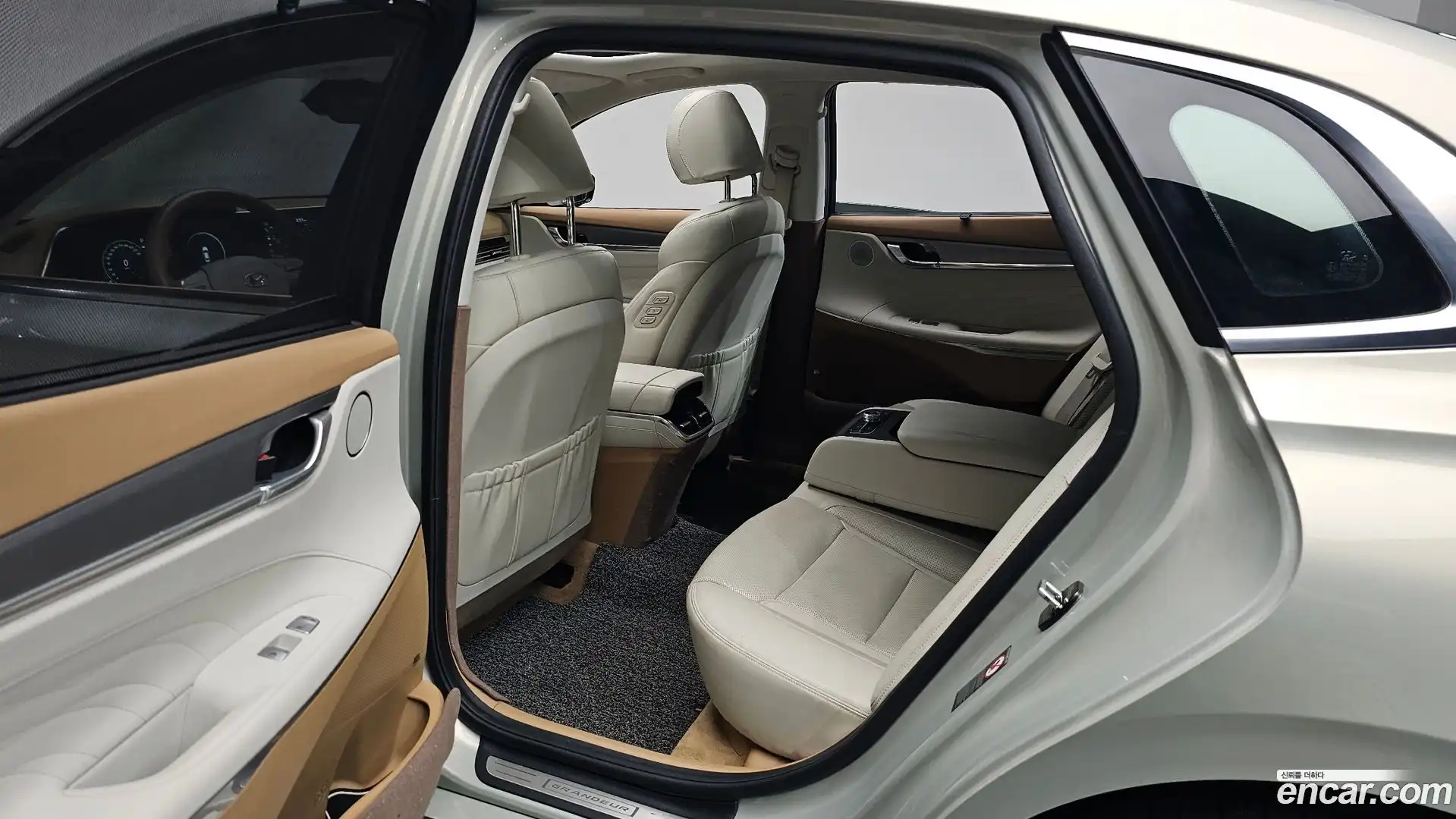 Grandeur Hyundai 2020.2-INNER-036