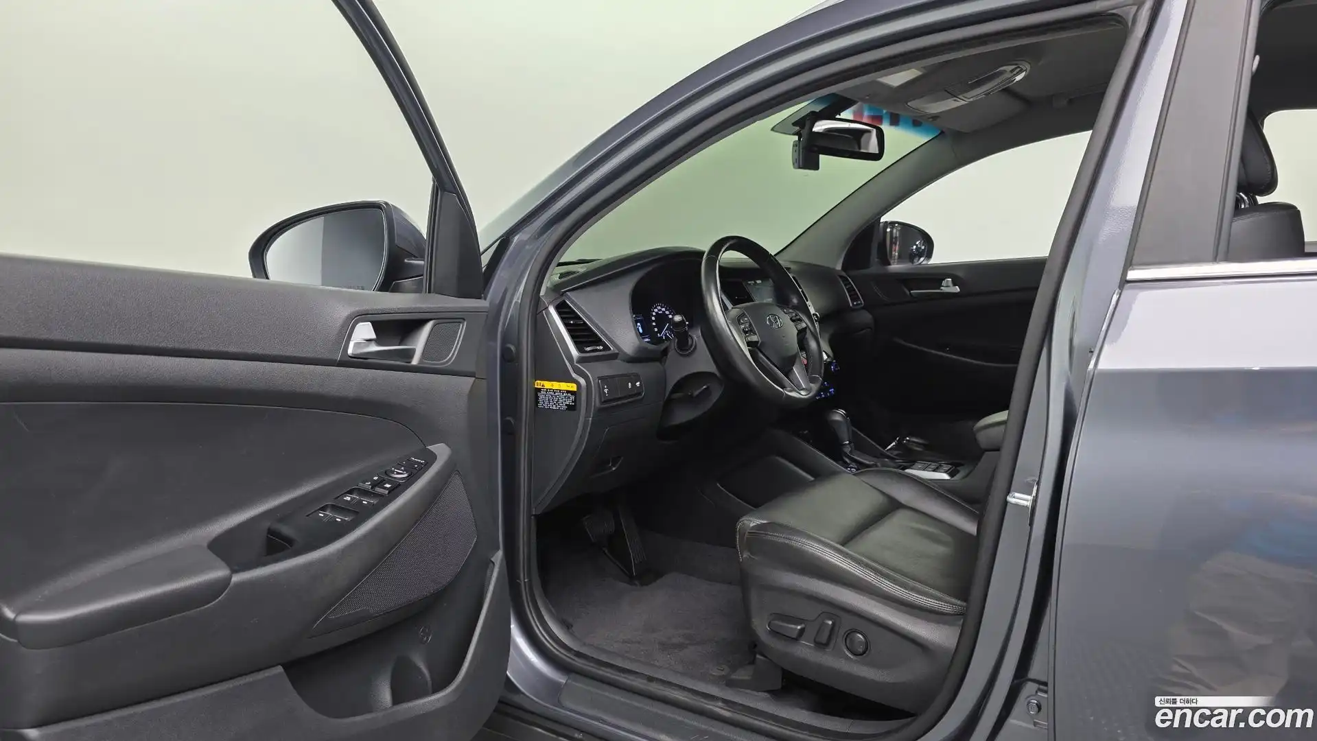 Tucson Hyundai 2016.2-INNER-010