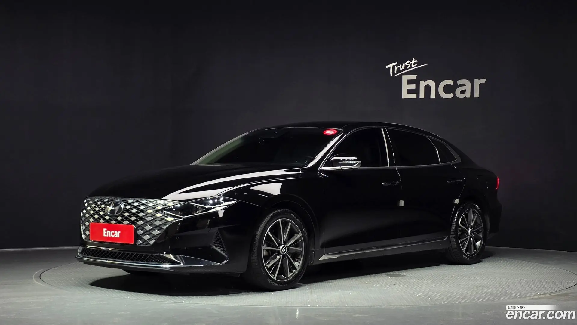 Main__Slider__Photo:Grandeur Hyundai 2022.7-0