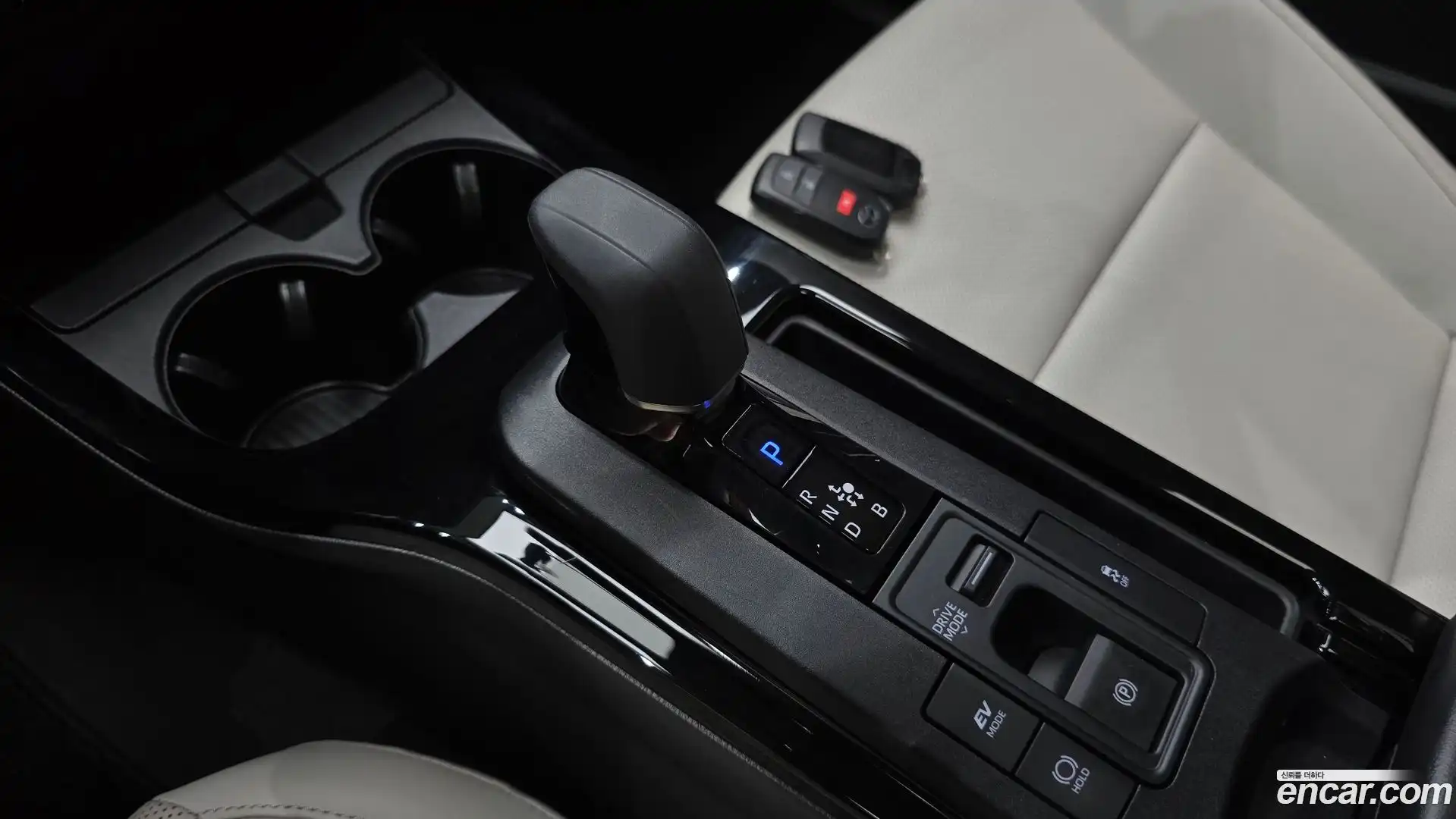 Prius Toyota 2023.11-INNER-009