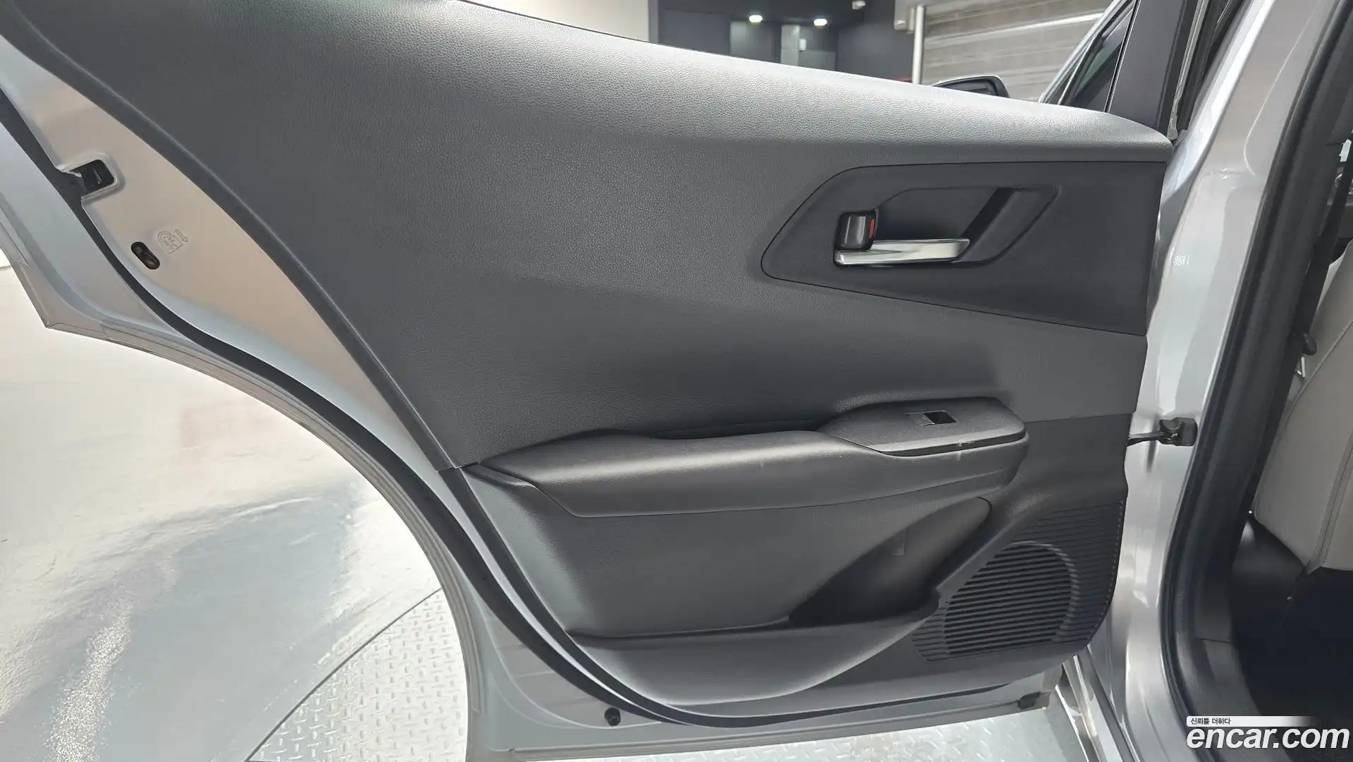 Prius Toyota 2023.11-INNER-035