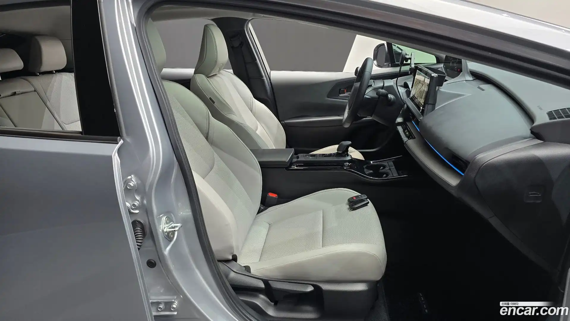 Prius Toyota 2023.11-INNER-036