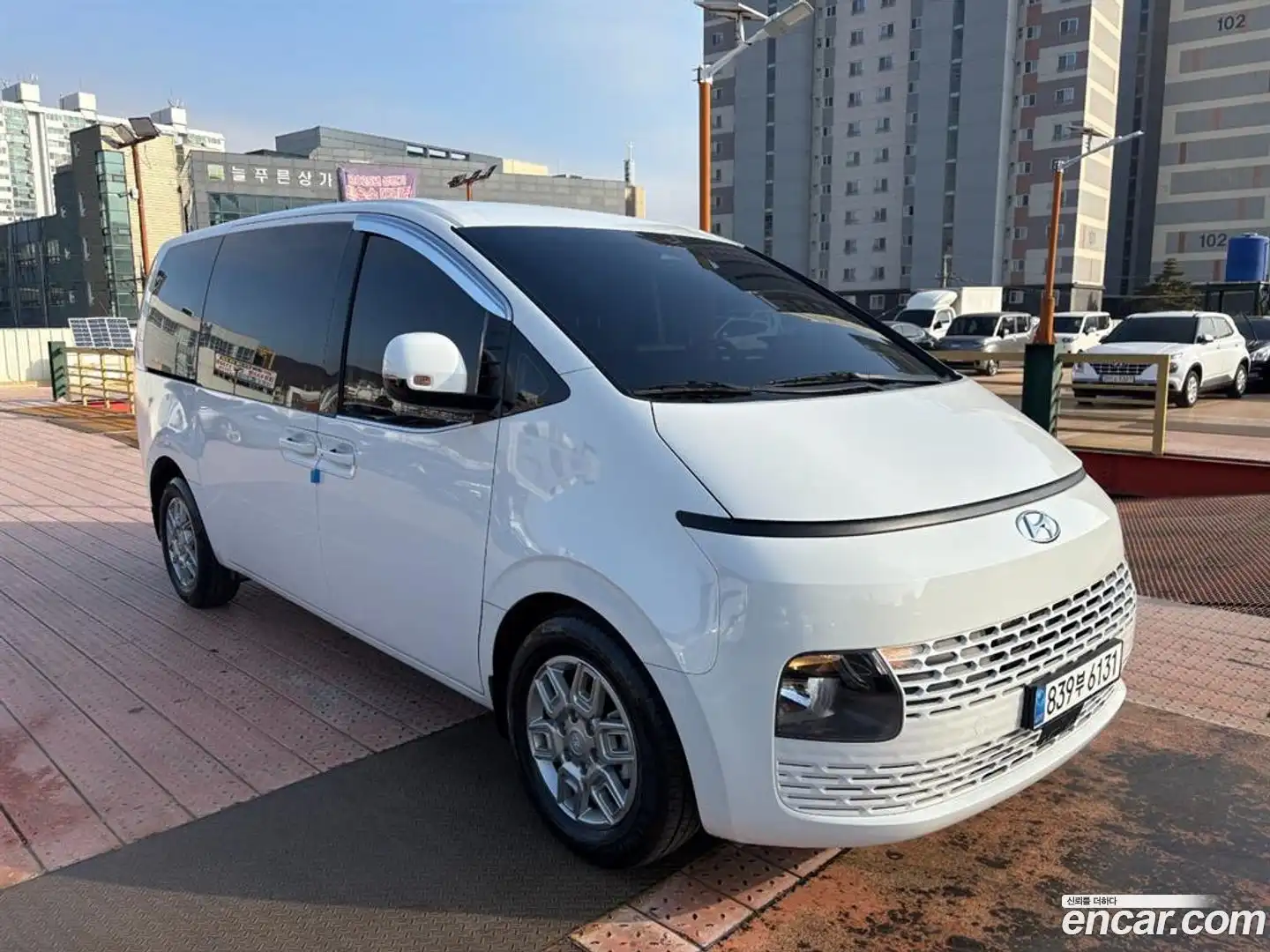 Staria Hyundai 2023.10-OUTER-001