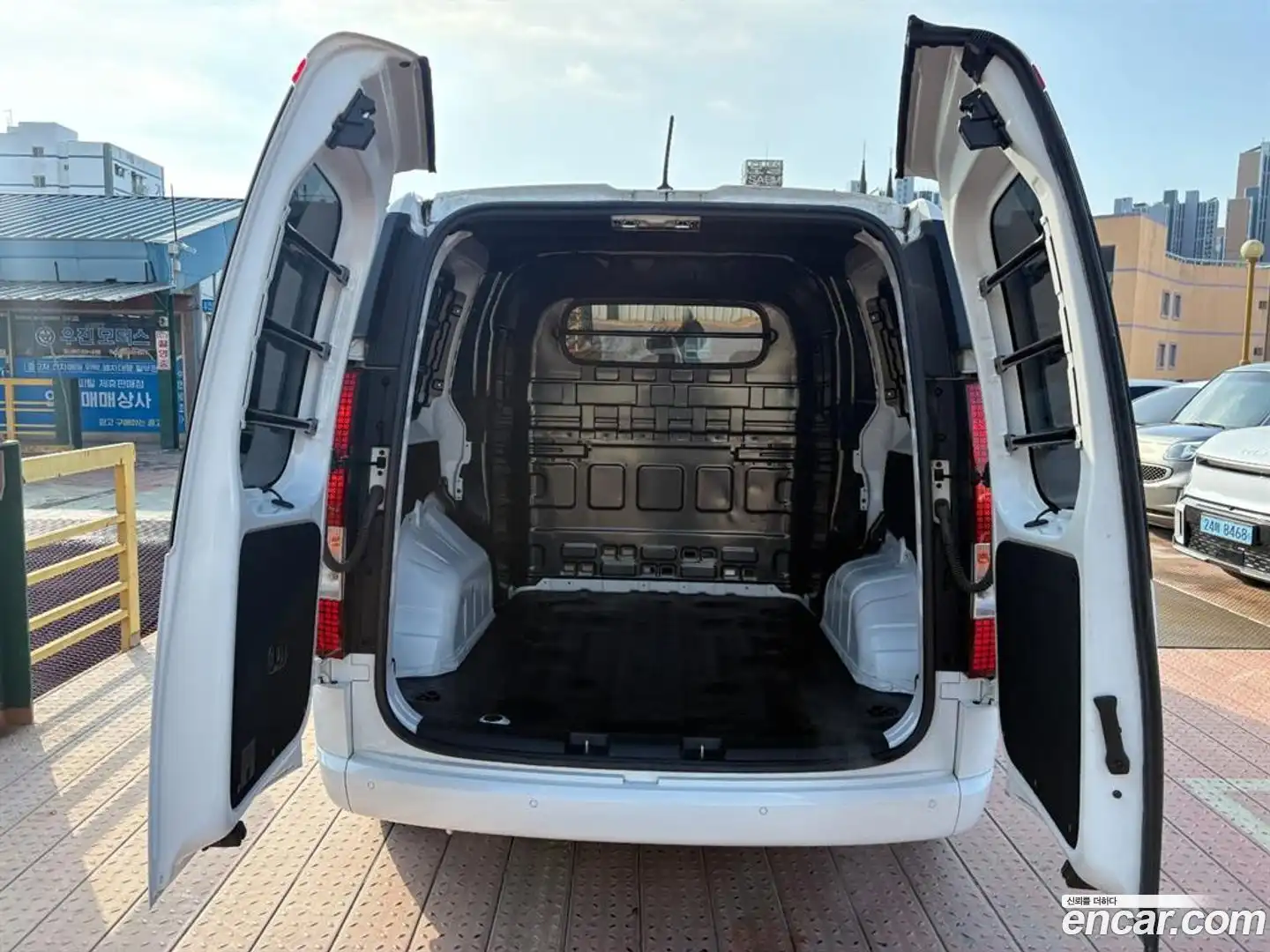 Staria Hyundai 2023.10-OPTION-024