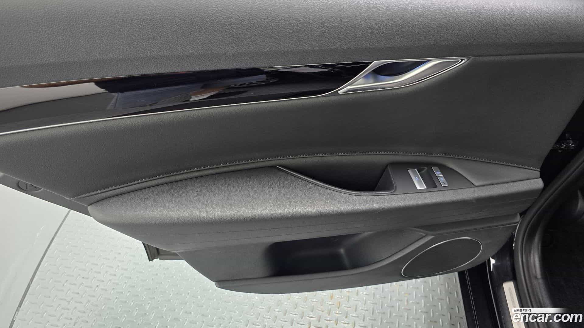 G80 Genesis 2022.3-INNER-035