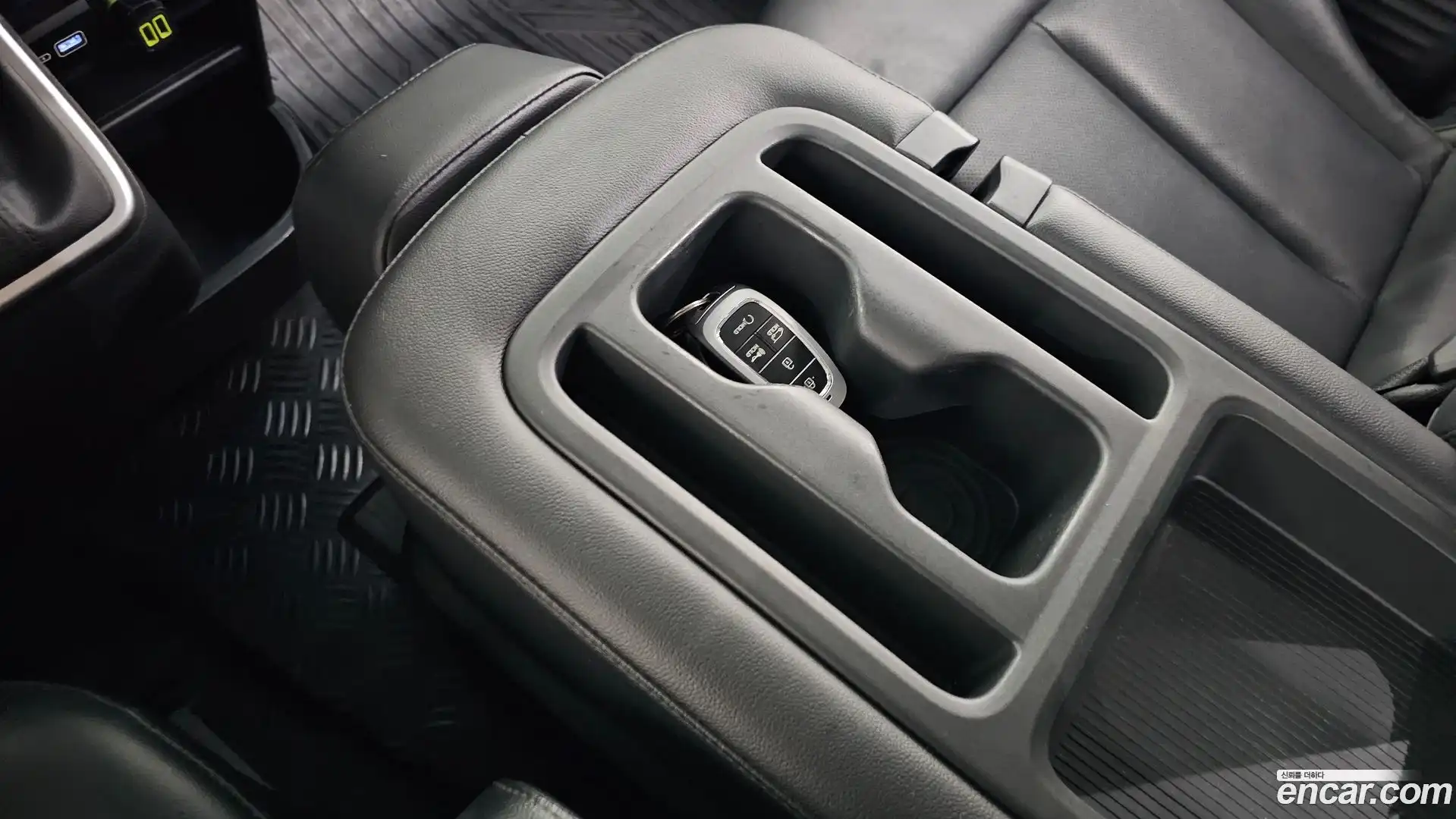 Staria Hyundai 2022.3-OPTION-020