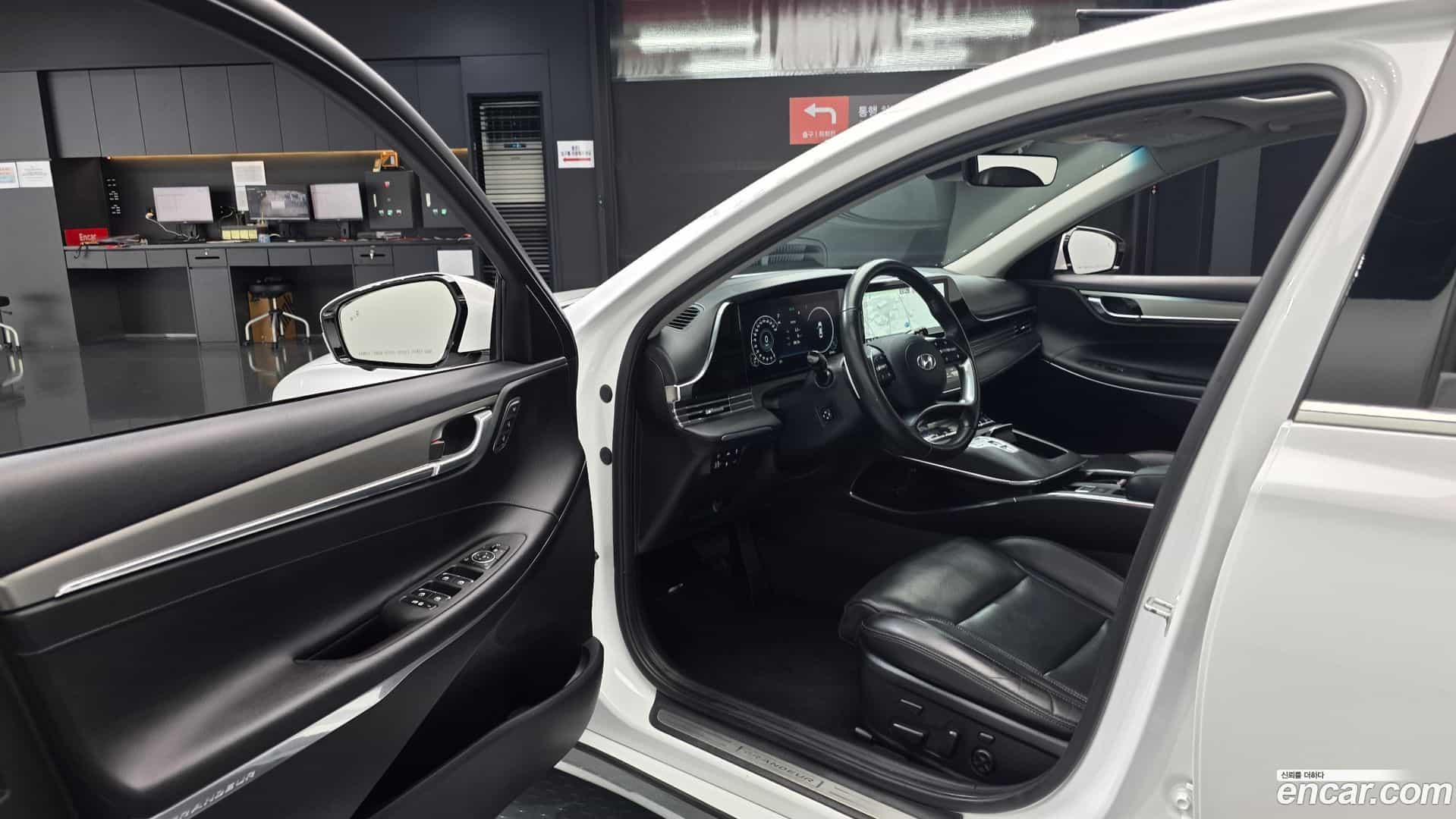 Grandeur Hyundai 2022.5-INNER-010
