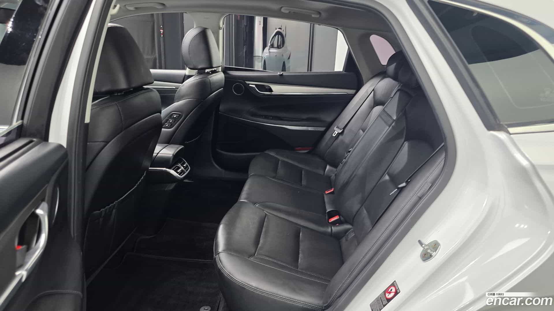 Grandeur Hyundai 2022.5-OPTION-016