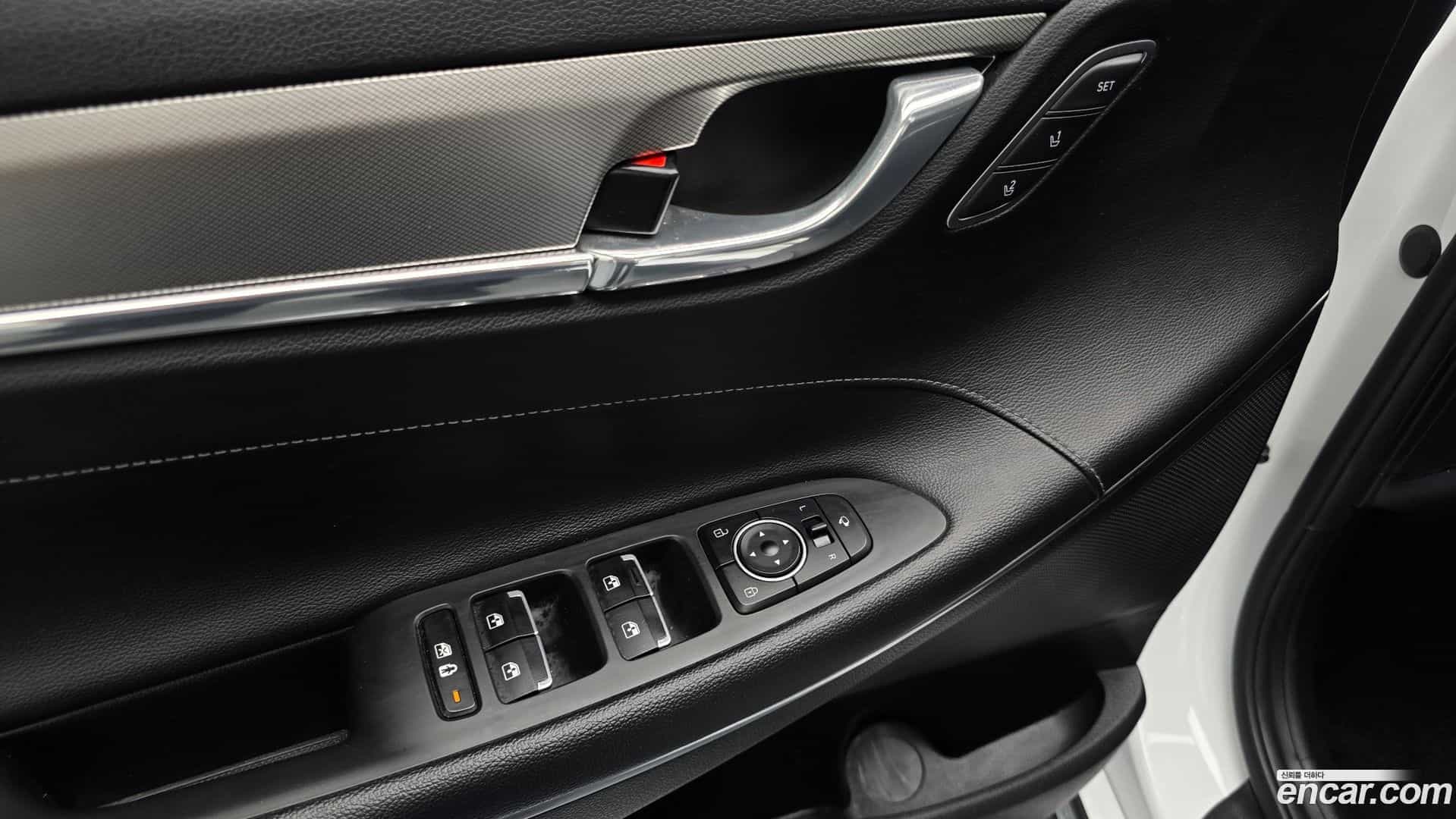 Grandeur Hyundai 2022.5-OPTION-023