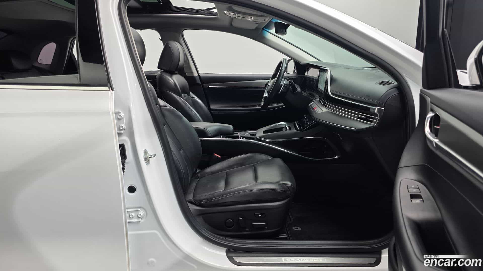 Grandeur Hyundai 2022.5-INNER-036