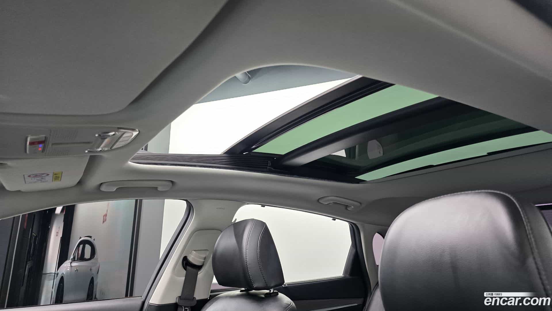 Grandeur Hyundai 2022.5-OPTION-045