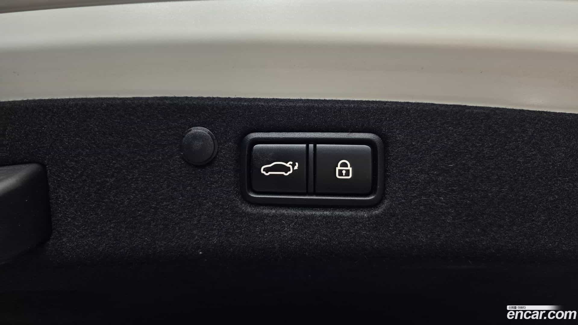 Grandeur Hyundai 2022.5-OPTION-046