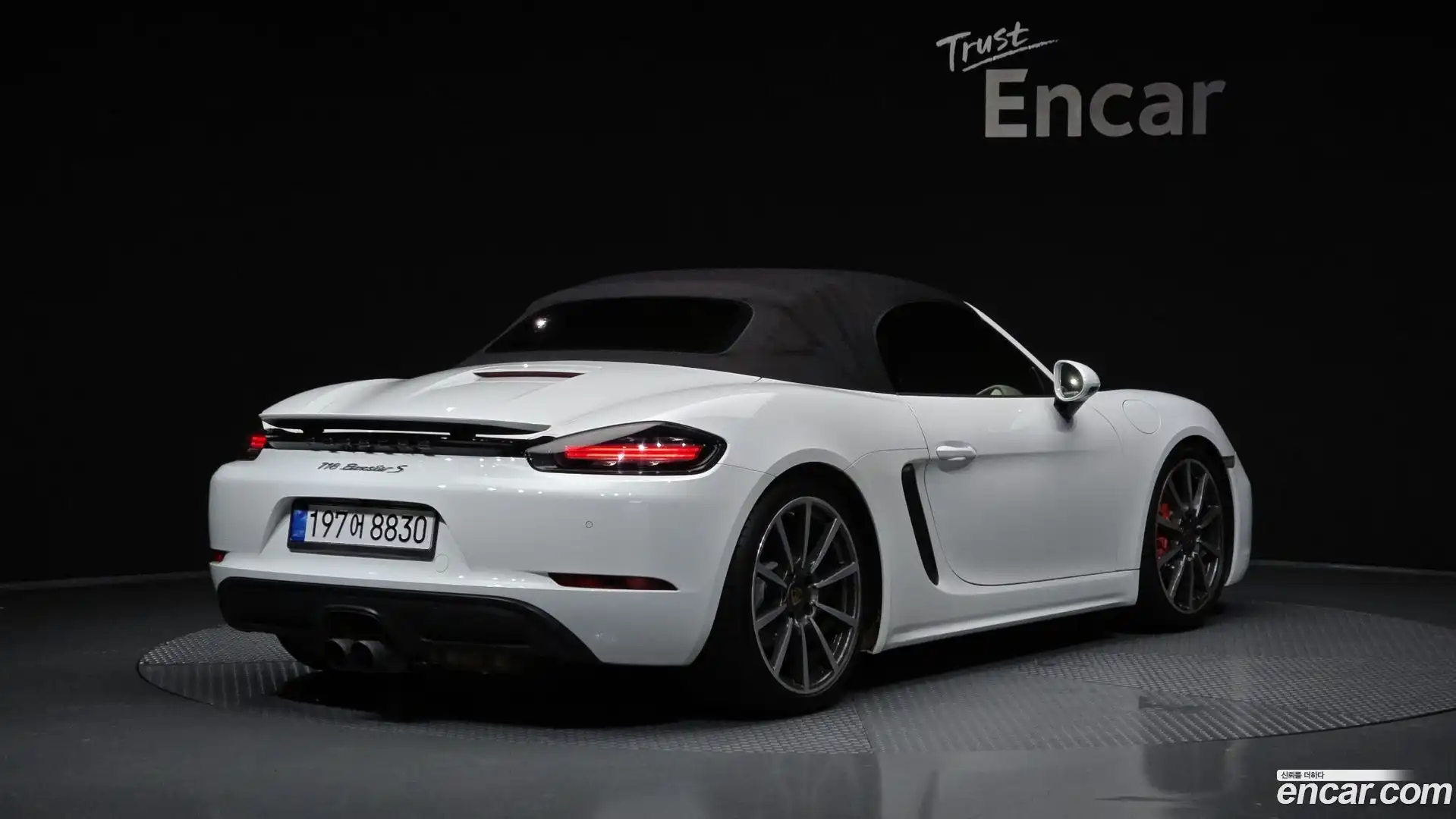 718 Porsche 2017.2-OUTER-002