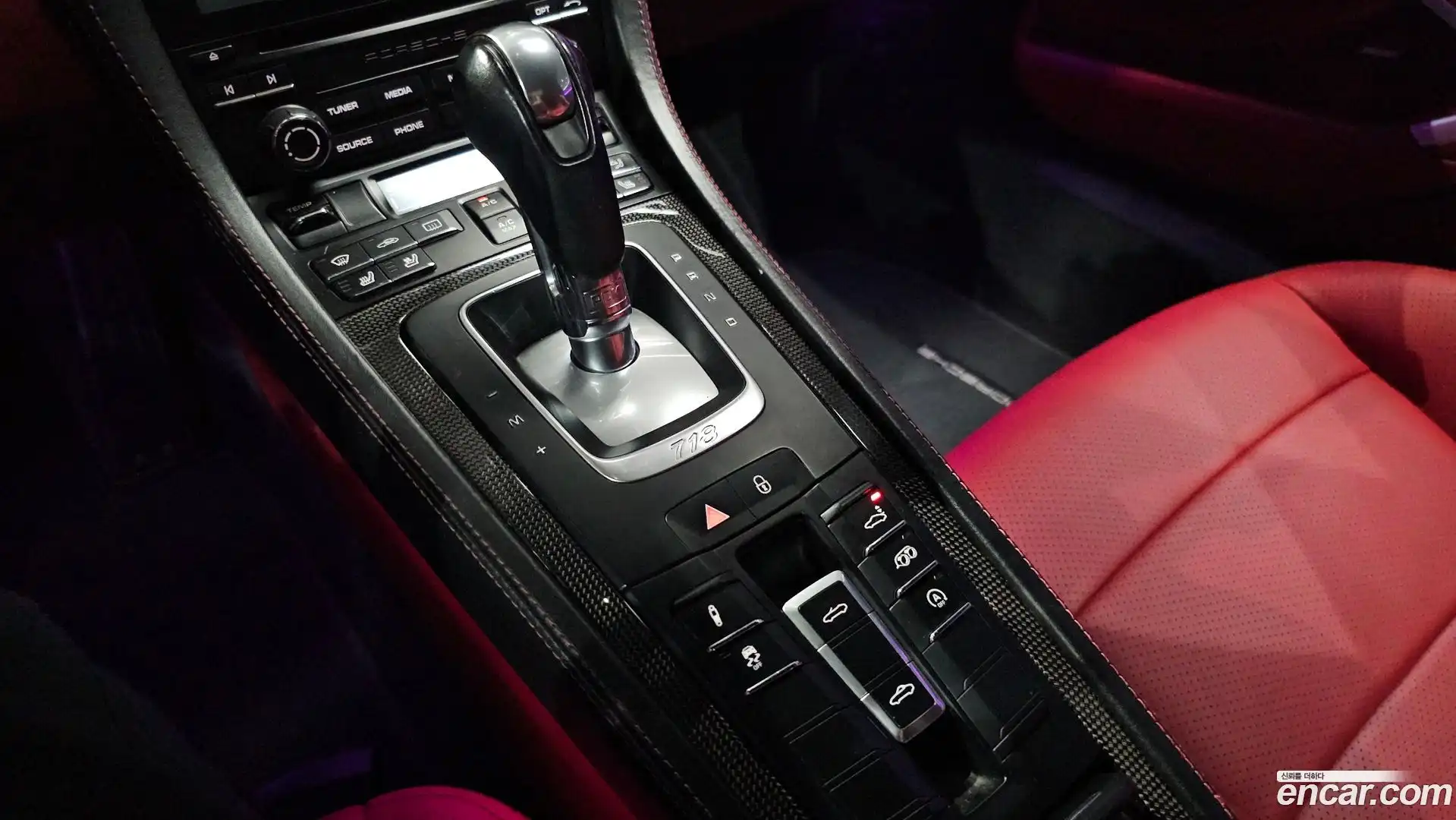 718 Porsche 2017.2-INNER-009