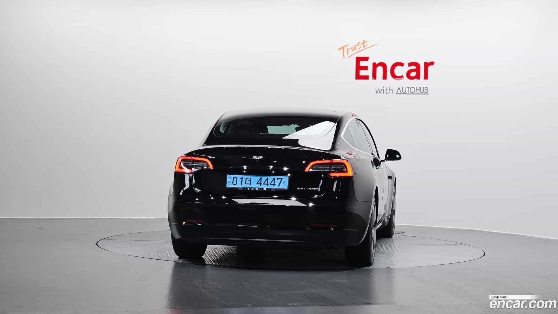 Model 3 Tesla 2019.10-OUTER-004