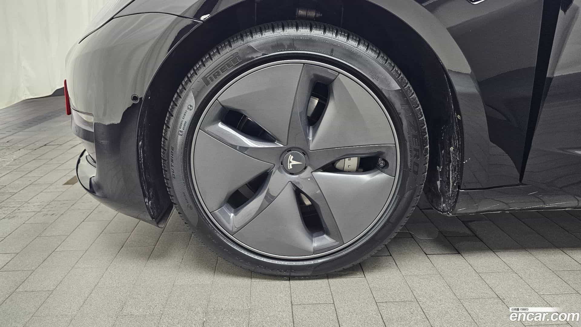 Model 3 Tesla 2019.10-OUTER-005