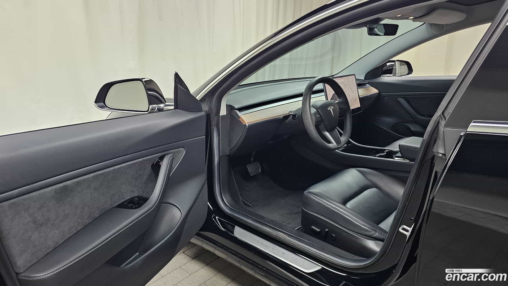 Model 3 Tesla 2019.10-INNER-010