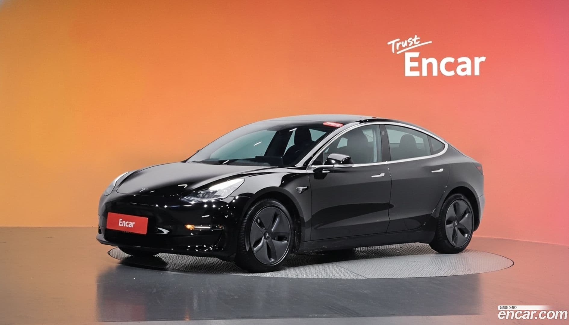 Main__Slider__Photo:Model 3 Tesla 2019.10-0