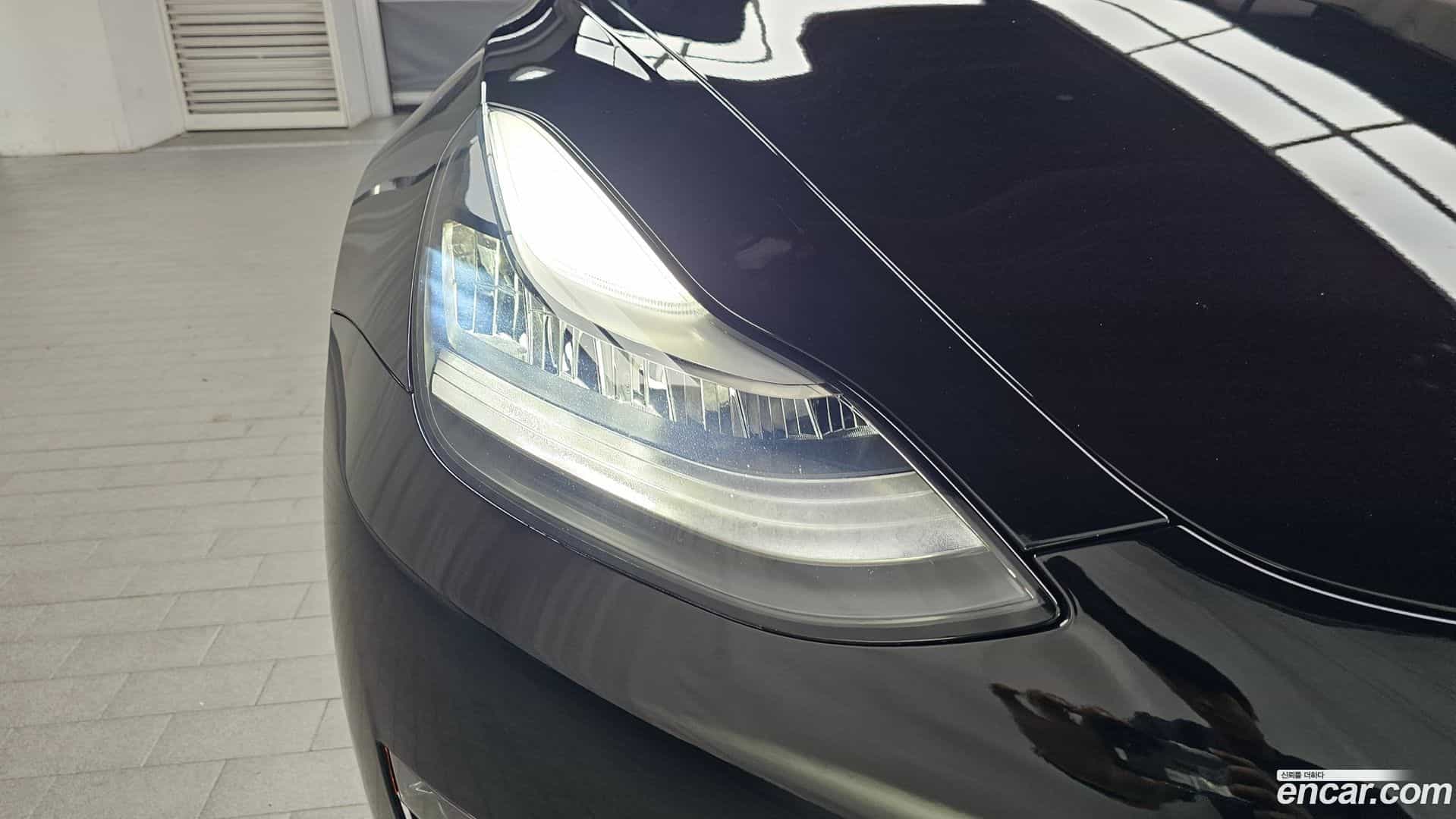 Model 3 Tesla 2019.10-OUTER-032