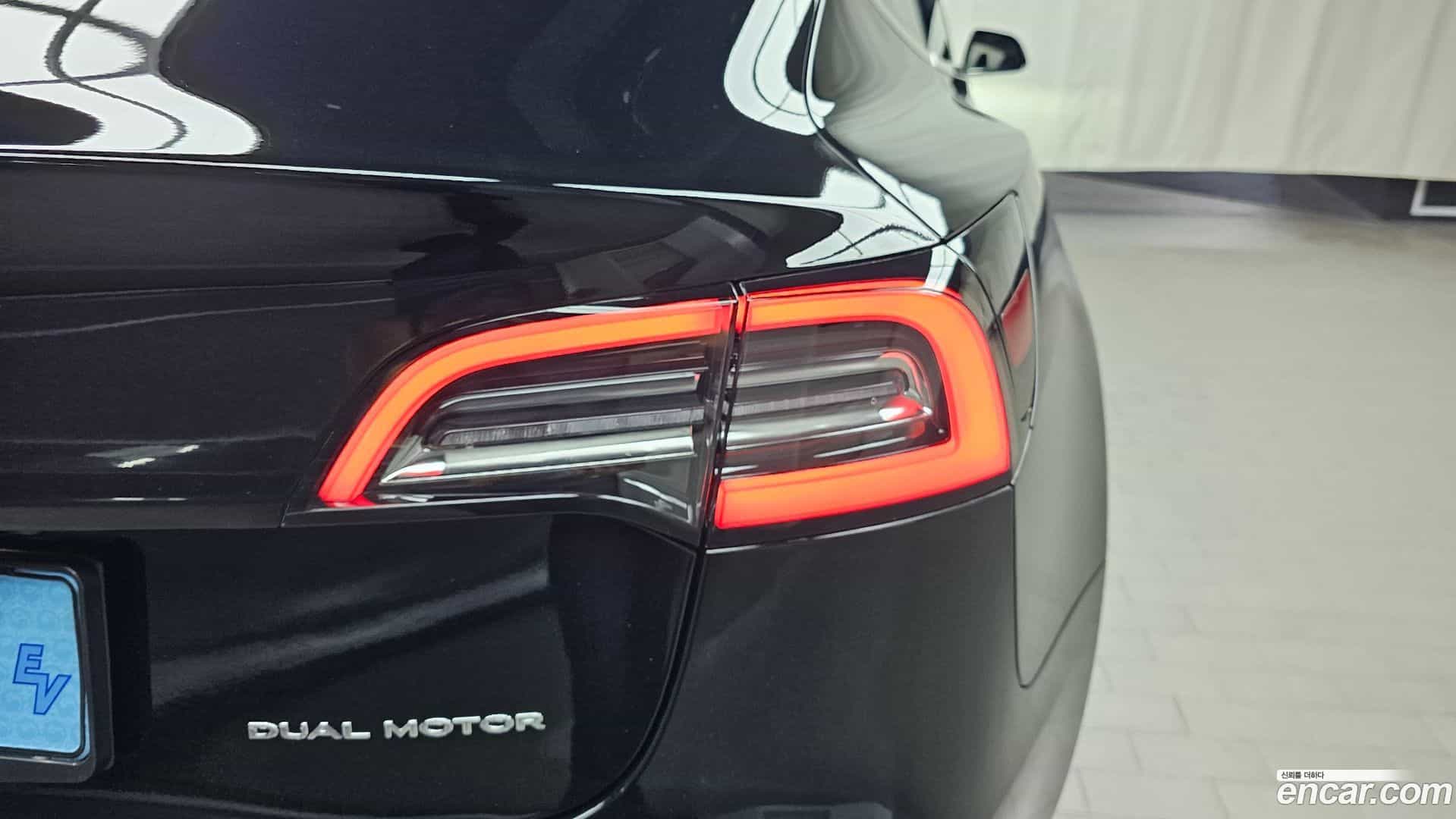 Model 3 Tesla 2019.10-OUTER-033