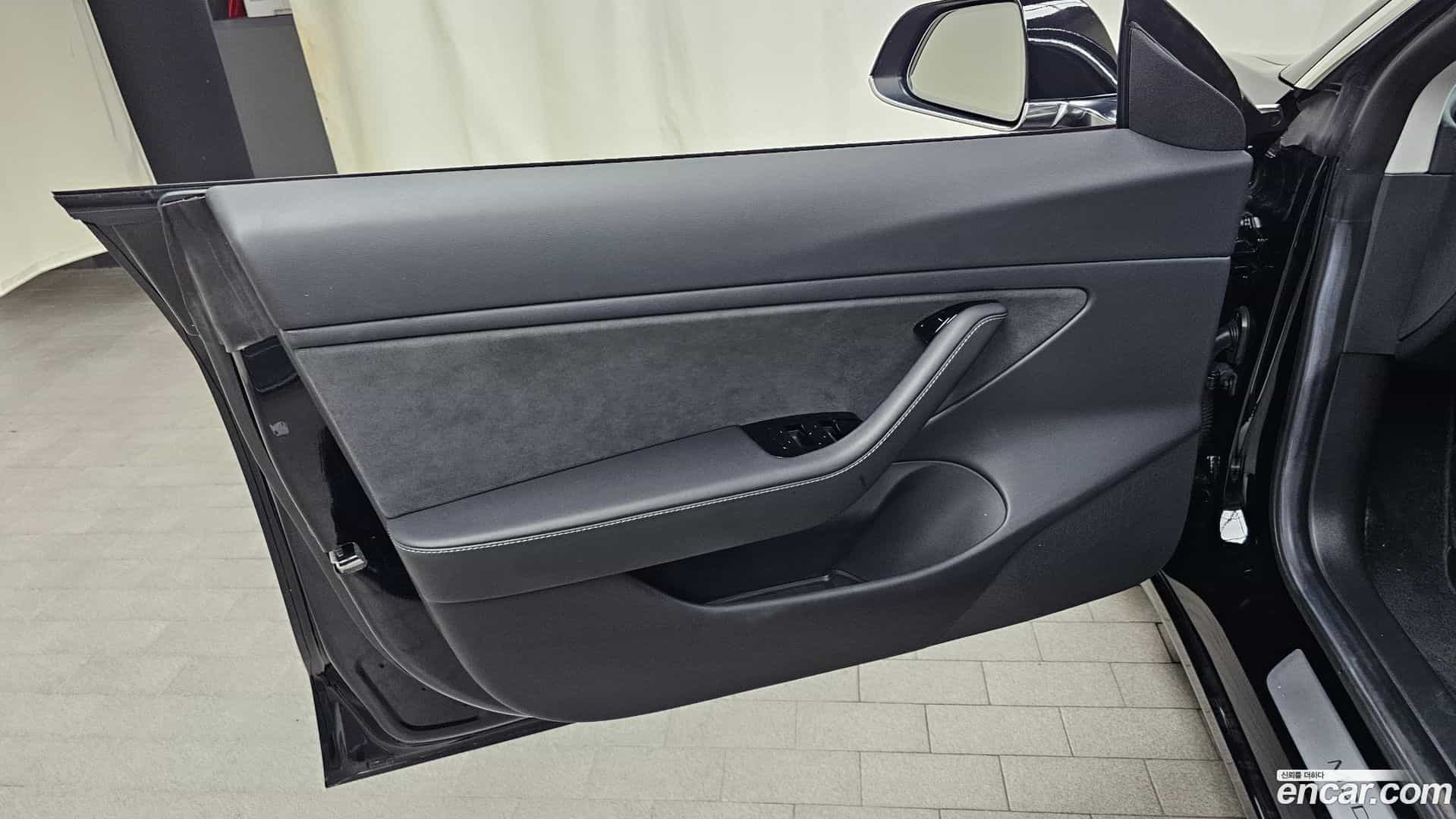 Model 3 Tesla 2019.10-INNER-034