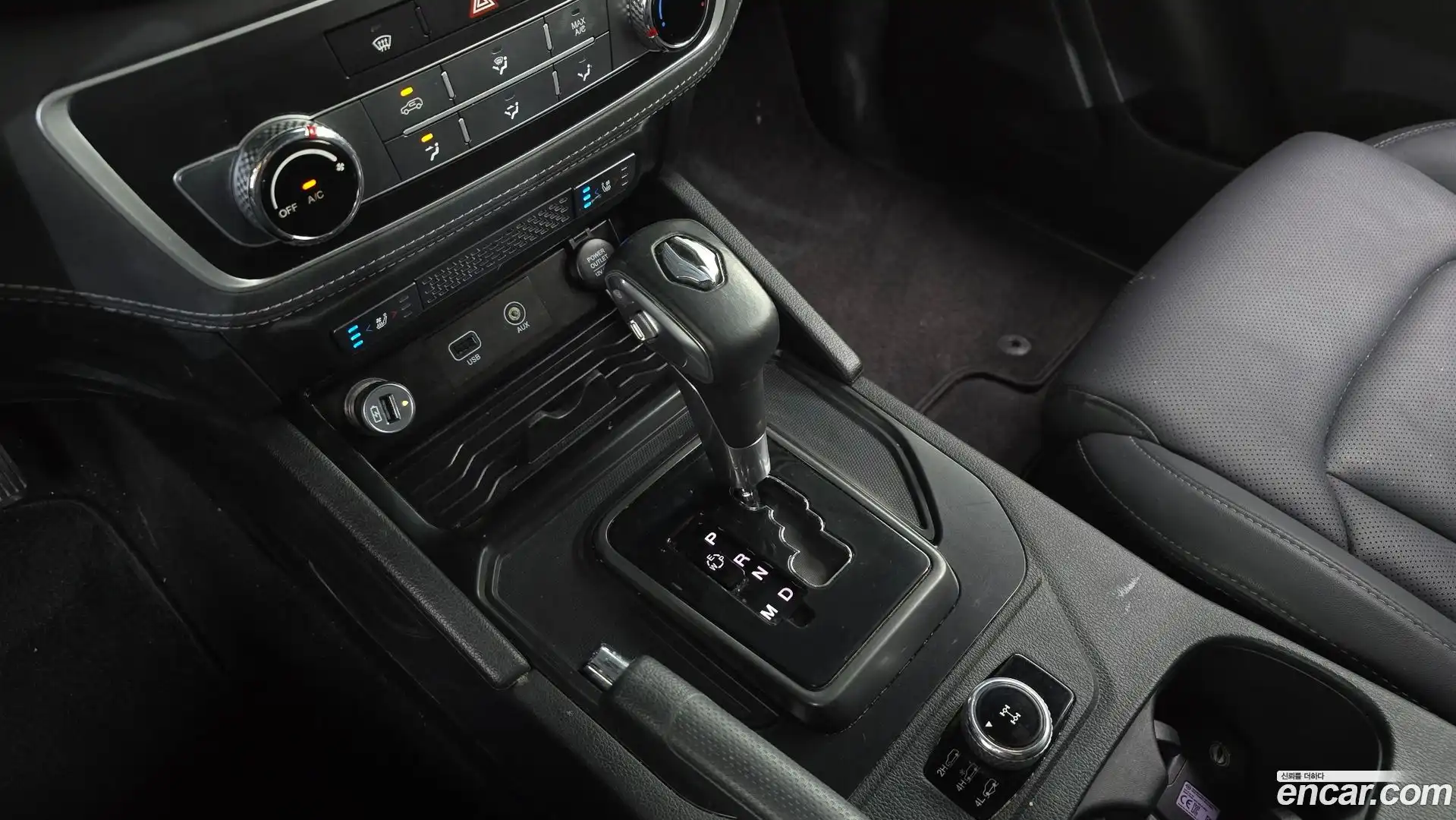 Rexton KG Mobility 2021.0-INNER-009