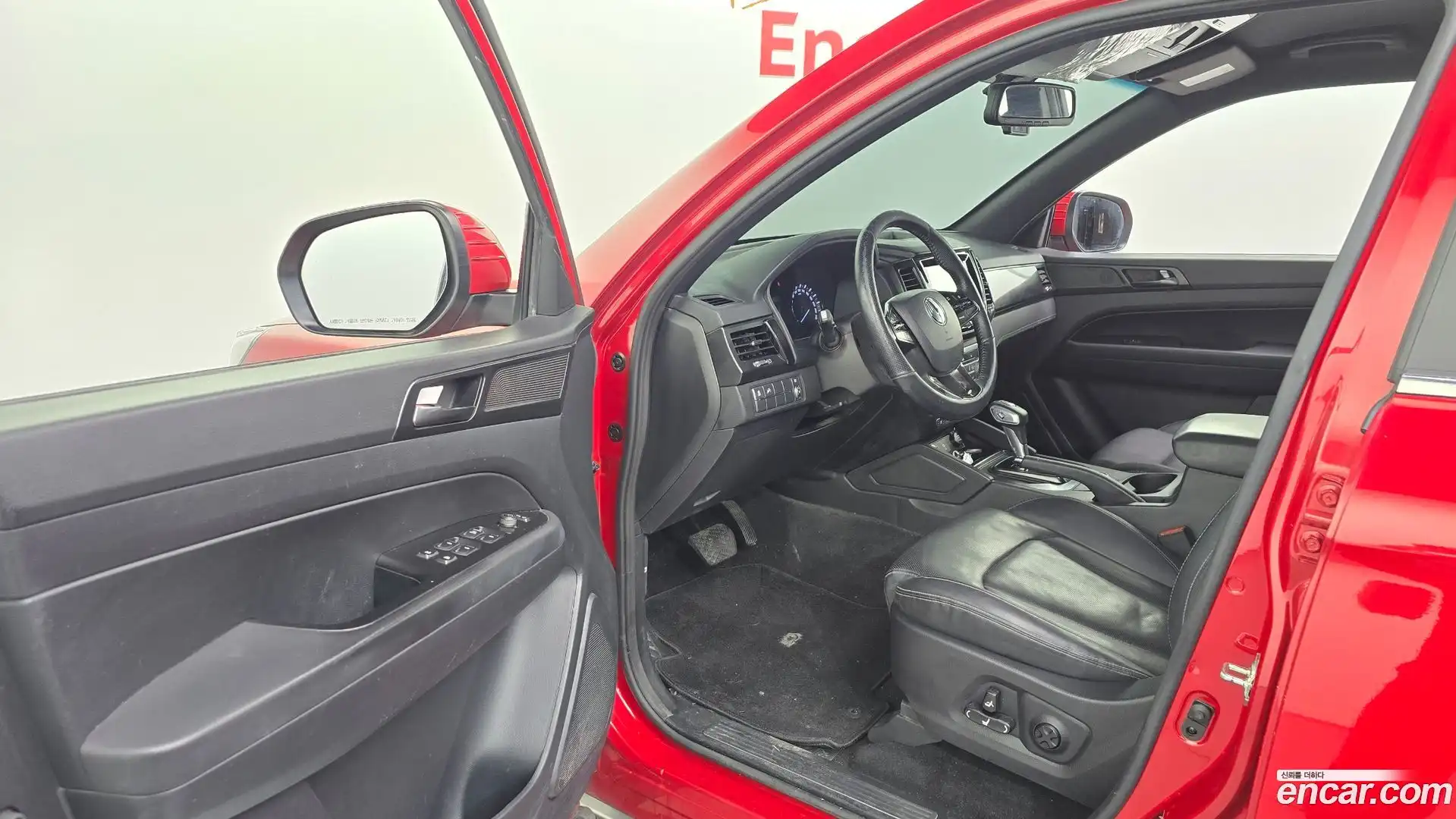 Rexton KG Mobility 2021.0-INNER-010