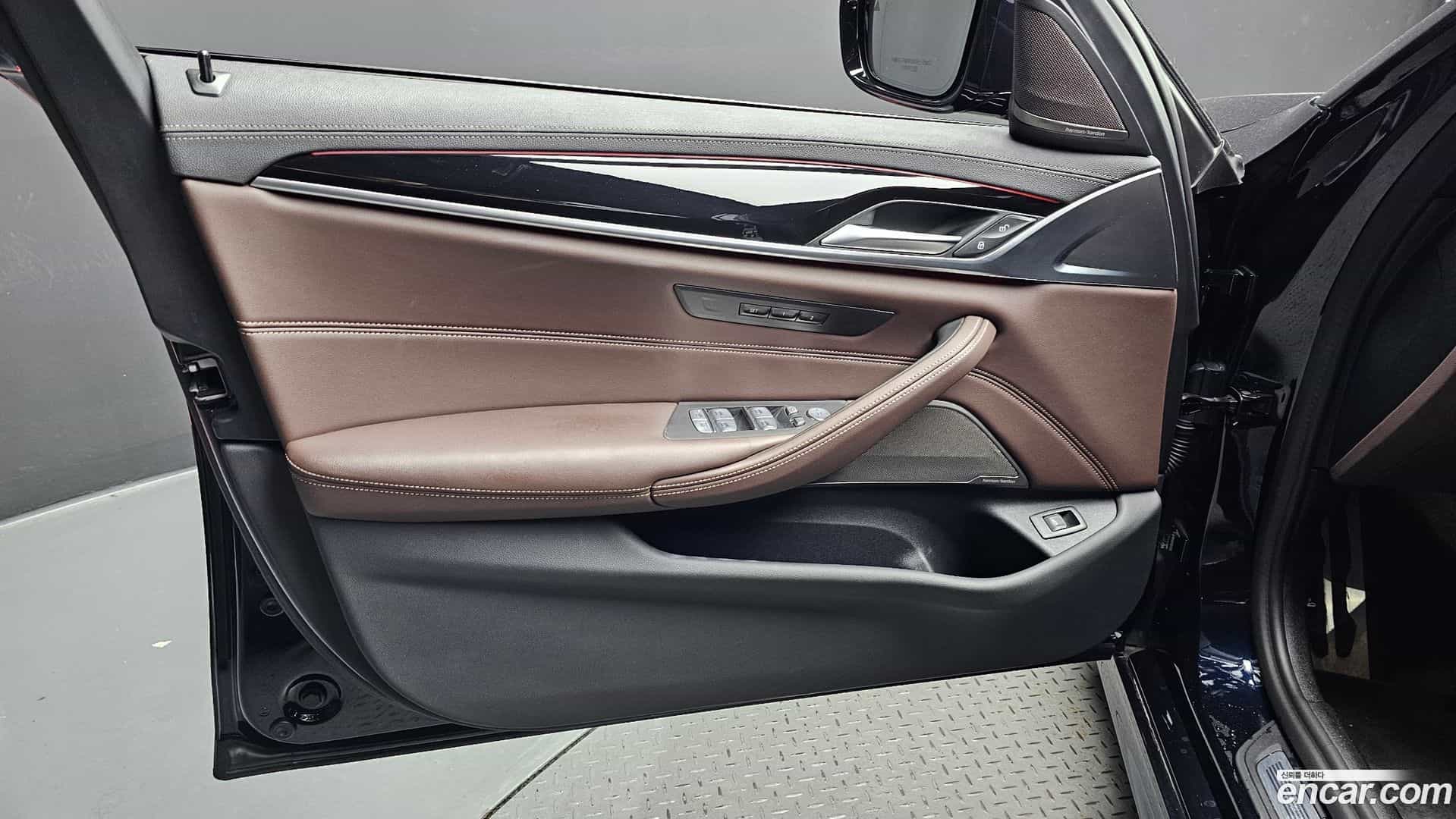 5-Series BMW 2023.8-INNER-034