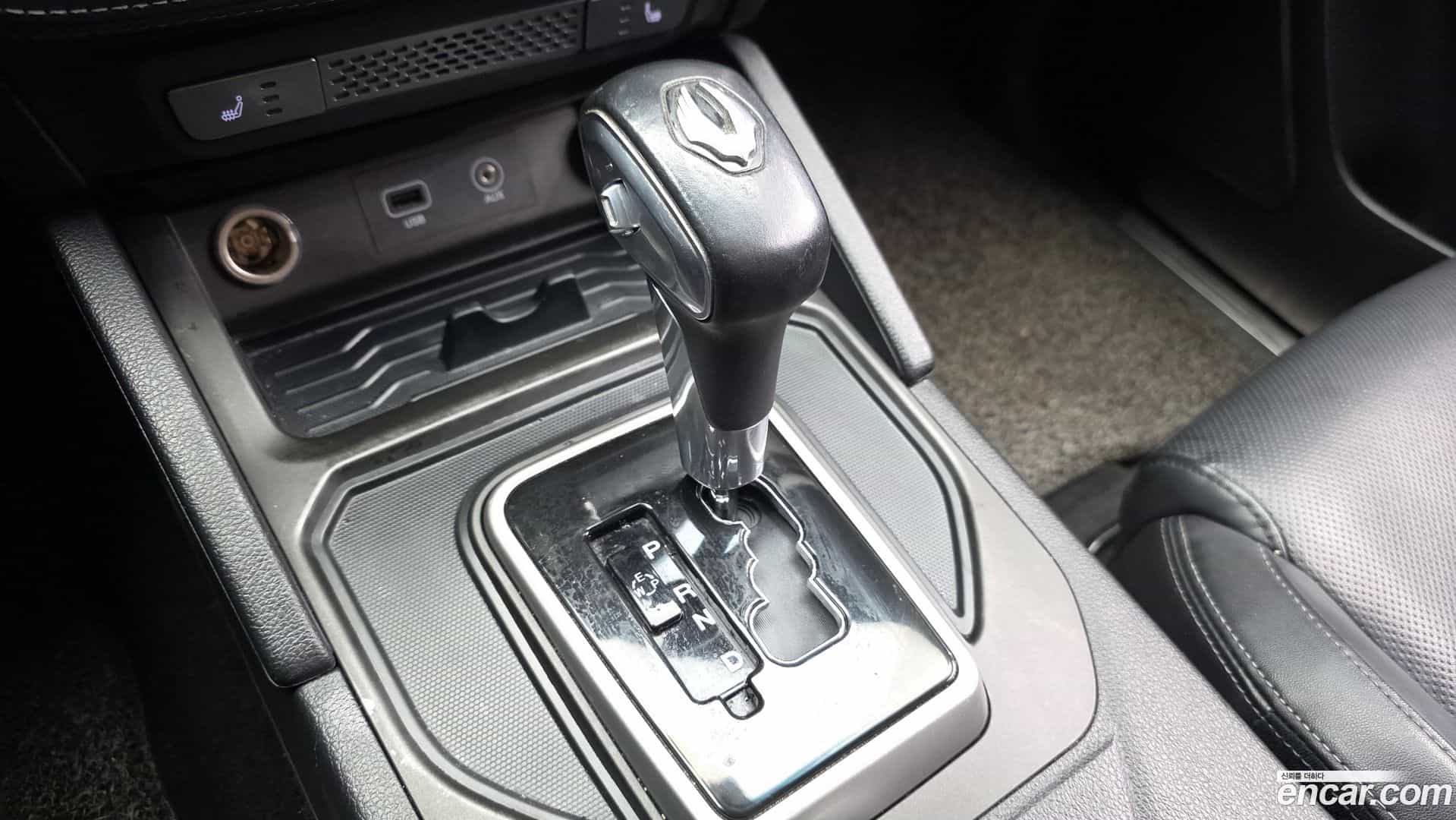 Rexton KG Mobility 2018.2-INNER-009