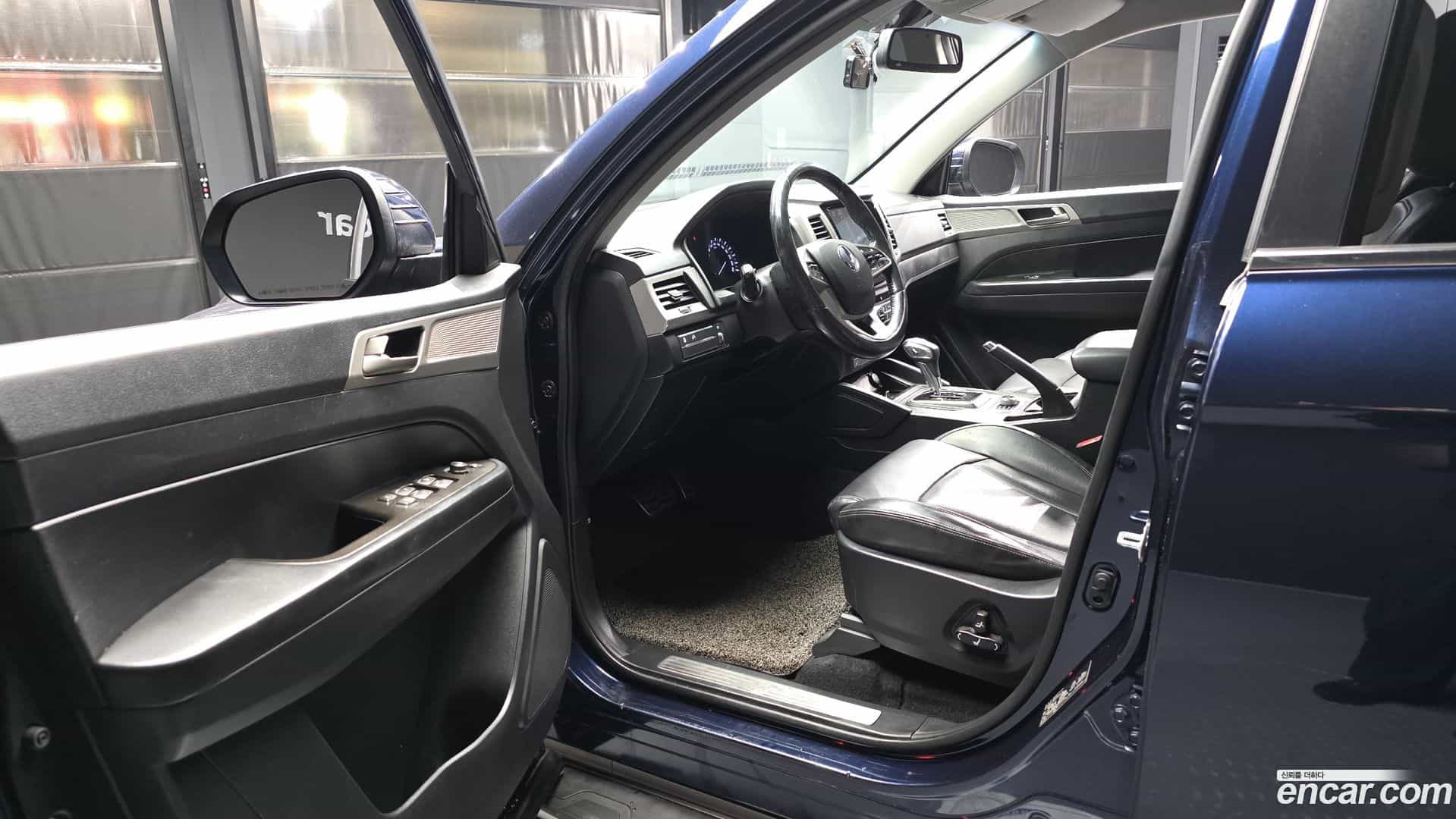 Rexton KG Mobility 2018.2-INNER-010