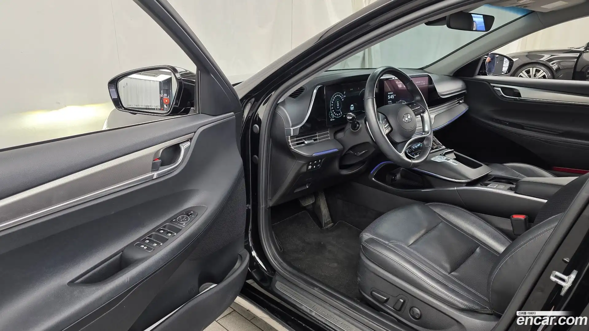 Grandeur Hyundai 2022.2-INNER-010