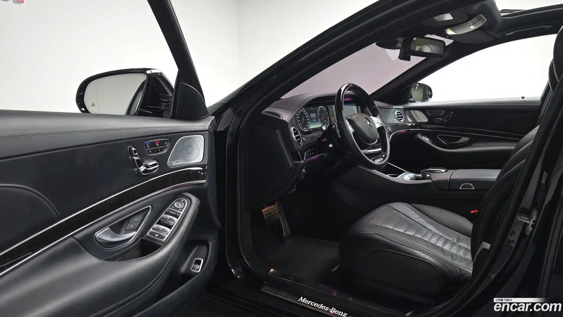 S-Class Mercedes-Benz 2016.0-INNER-010