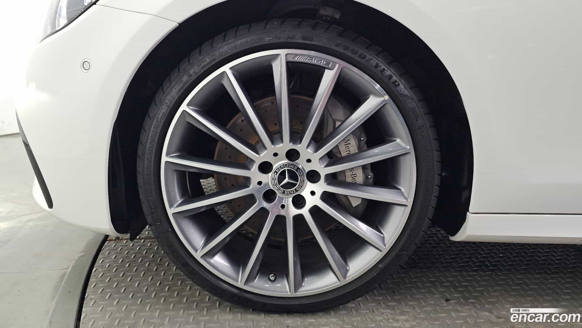 E-Class Mercedes-Benz 2022.3-OUTER-005