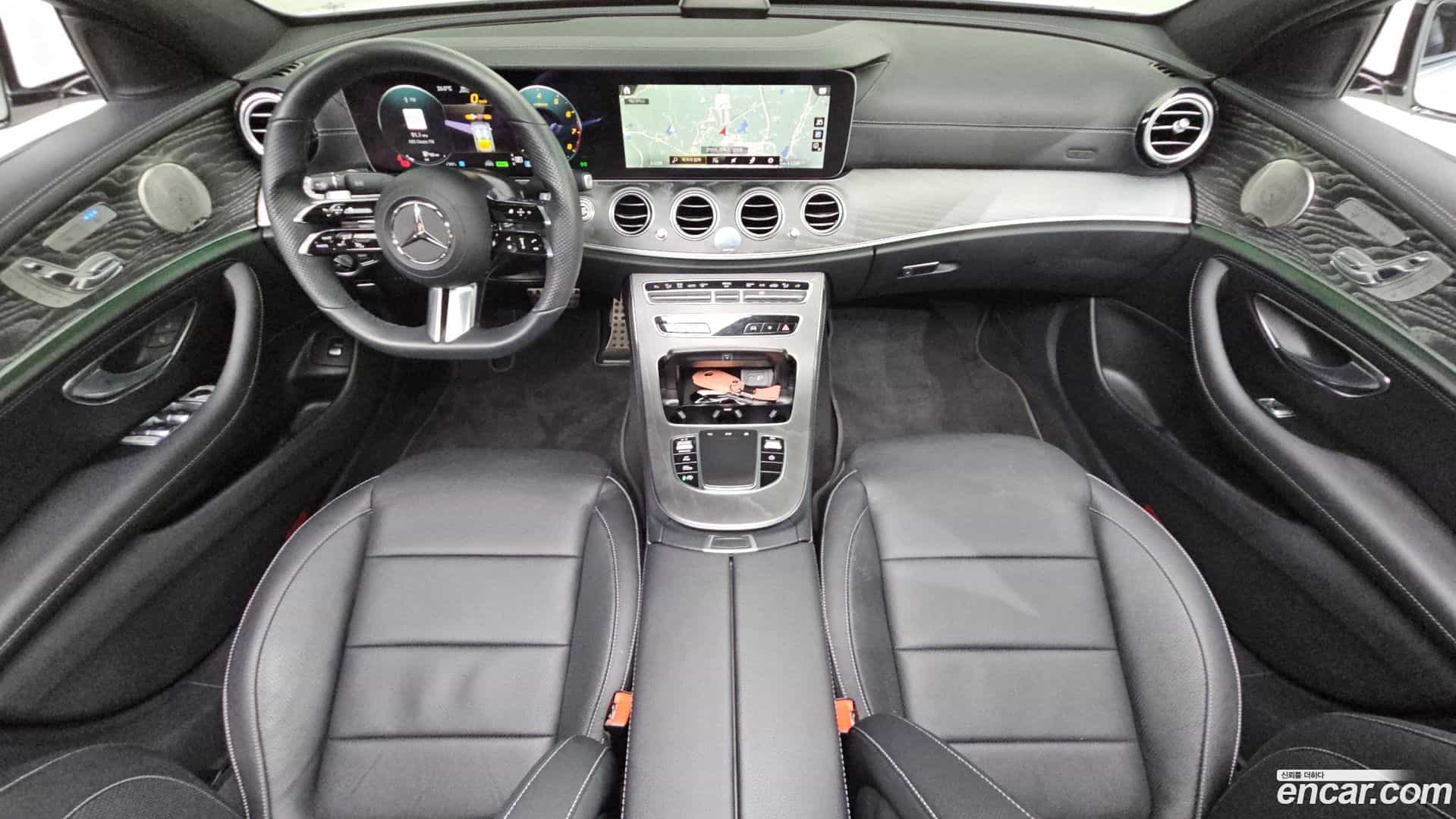 E-Class Mercedes-Benz 2022.3-INNER-007