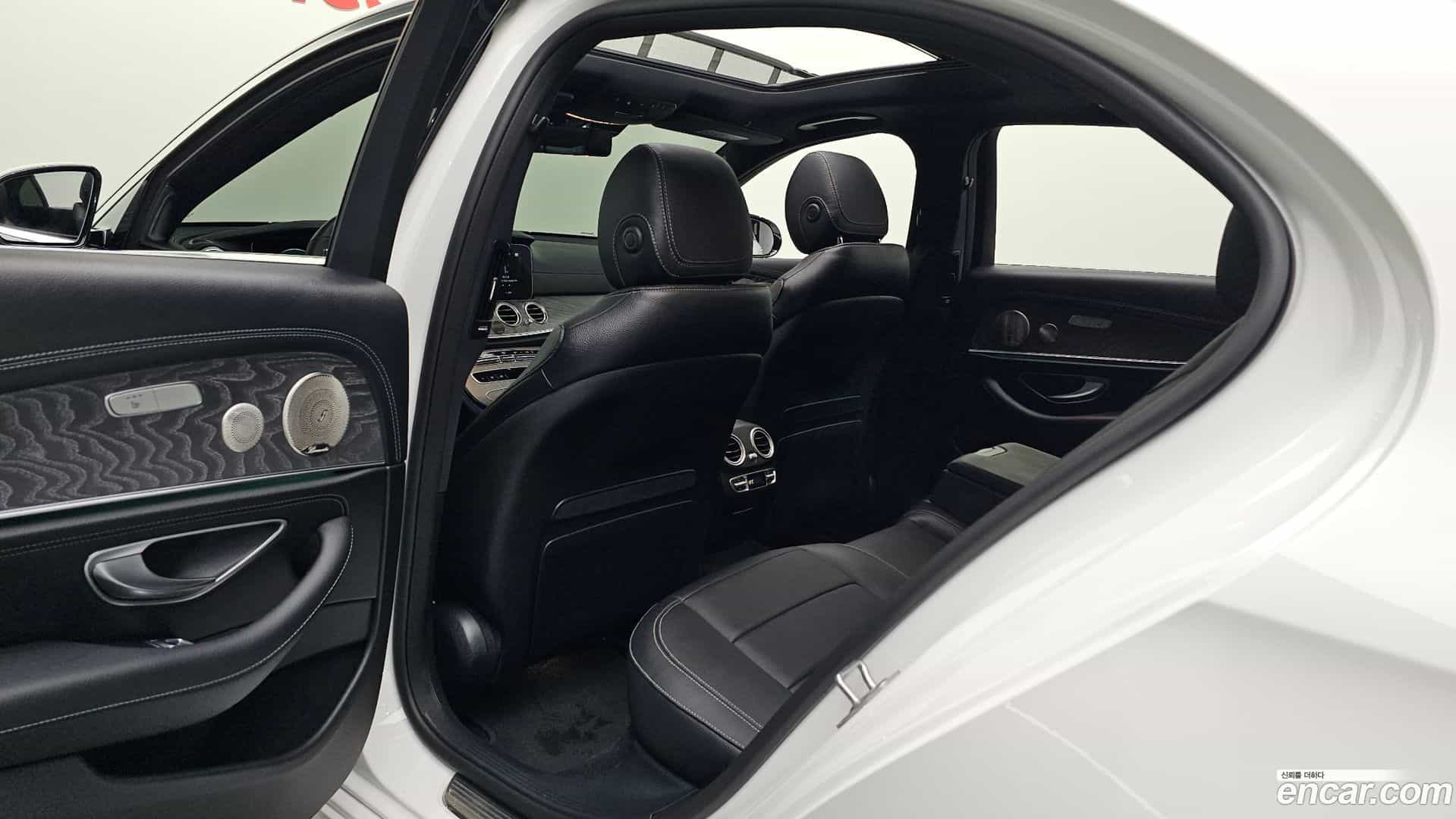 E-Class Mercedes-Benz 2022.3-OPTION-015