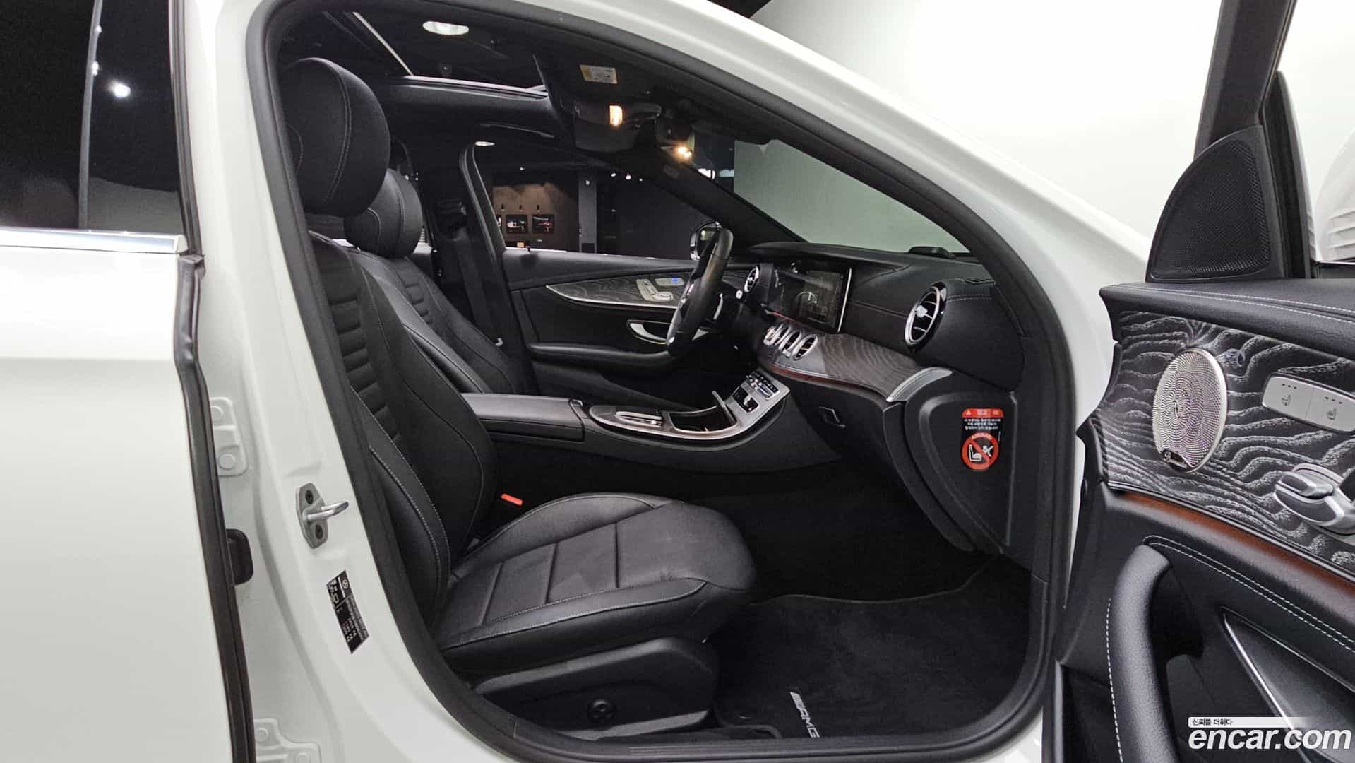 E-Class Mercedes-Benz 2022.3-OPTION-016