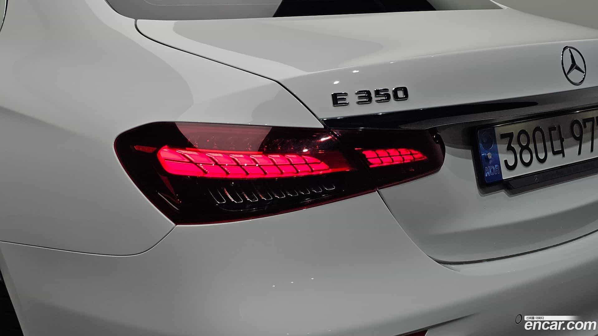 E-Class Mercedes-Benz 2022.3-OUTER-033