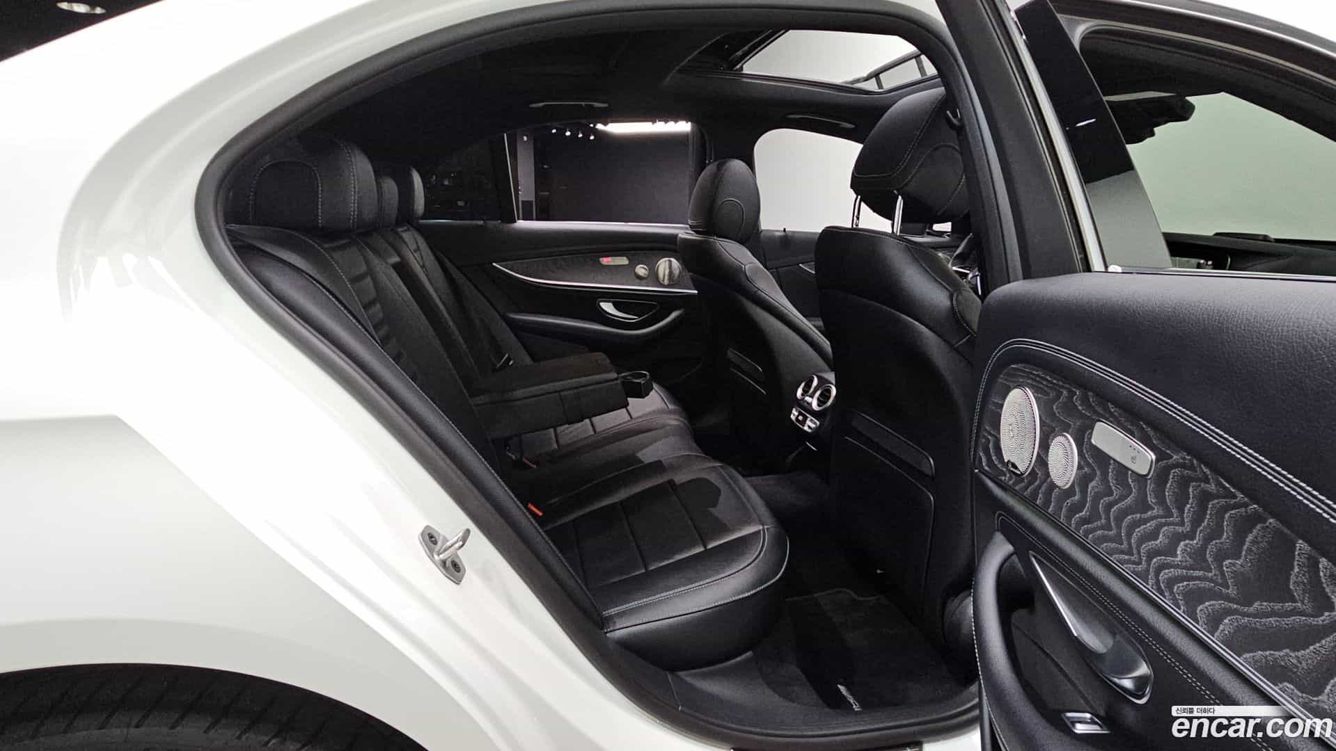 E-Class Mercedes-Benz 2022.3-INNER-036