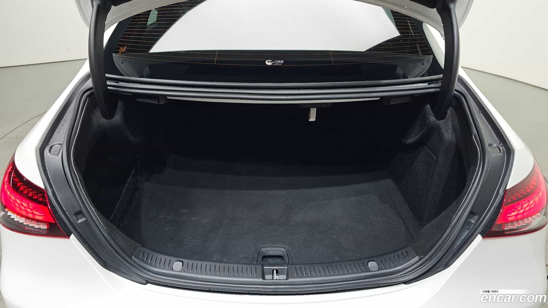 E-Class Mercedes-Benz 2022.3-OPTION-047