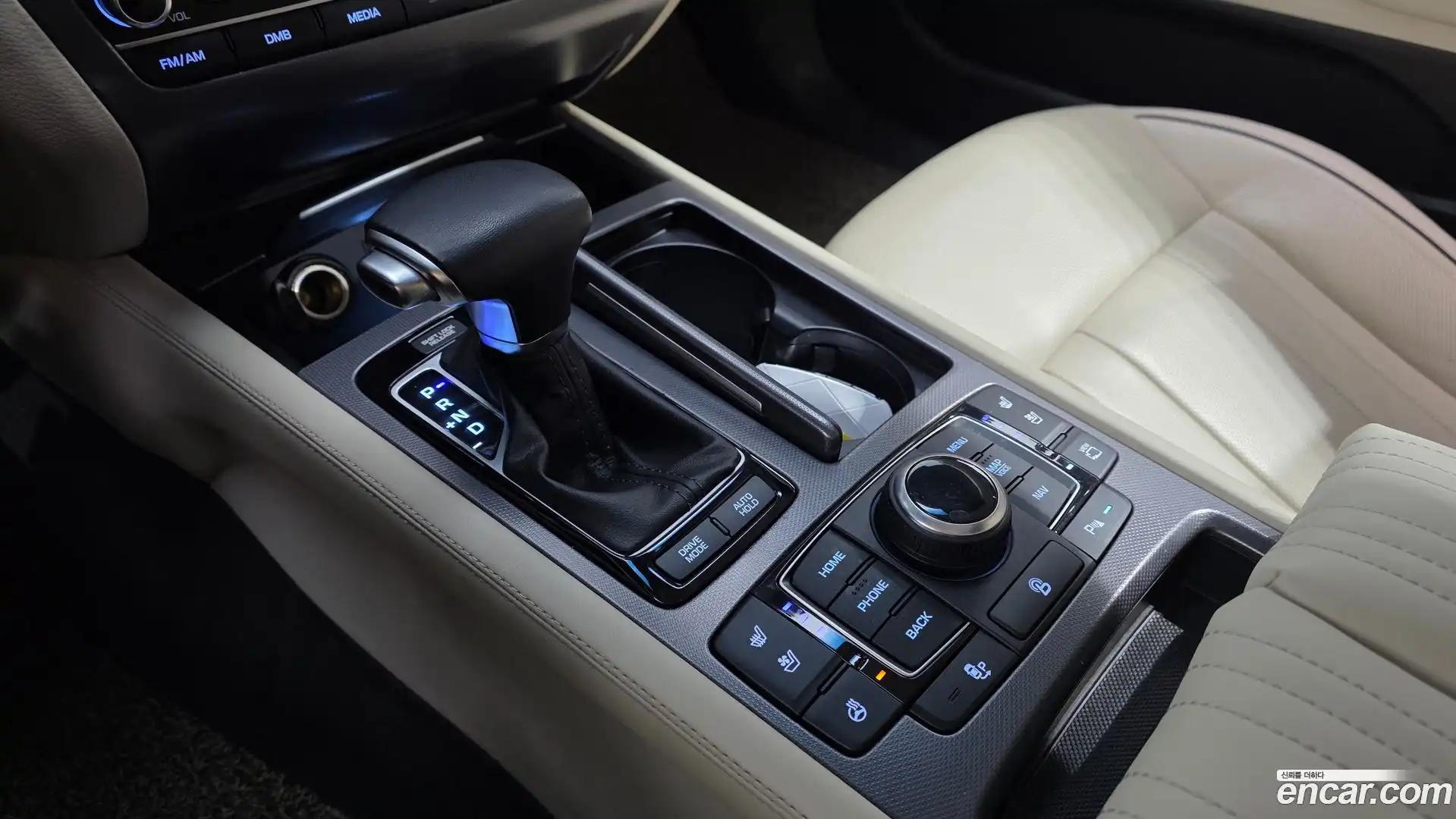 Genesis Hyundai 2014.9-INNER-009