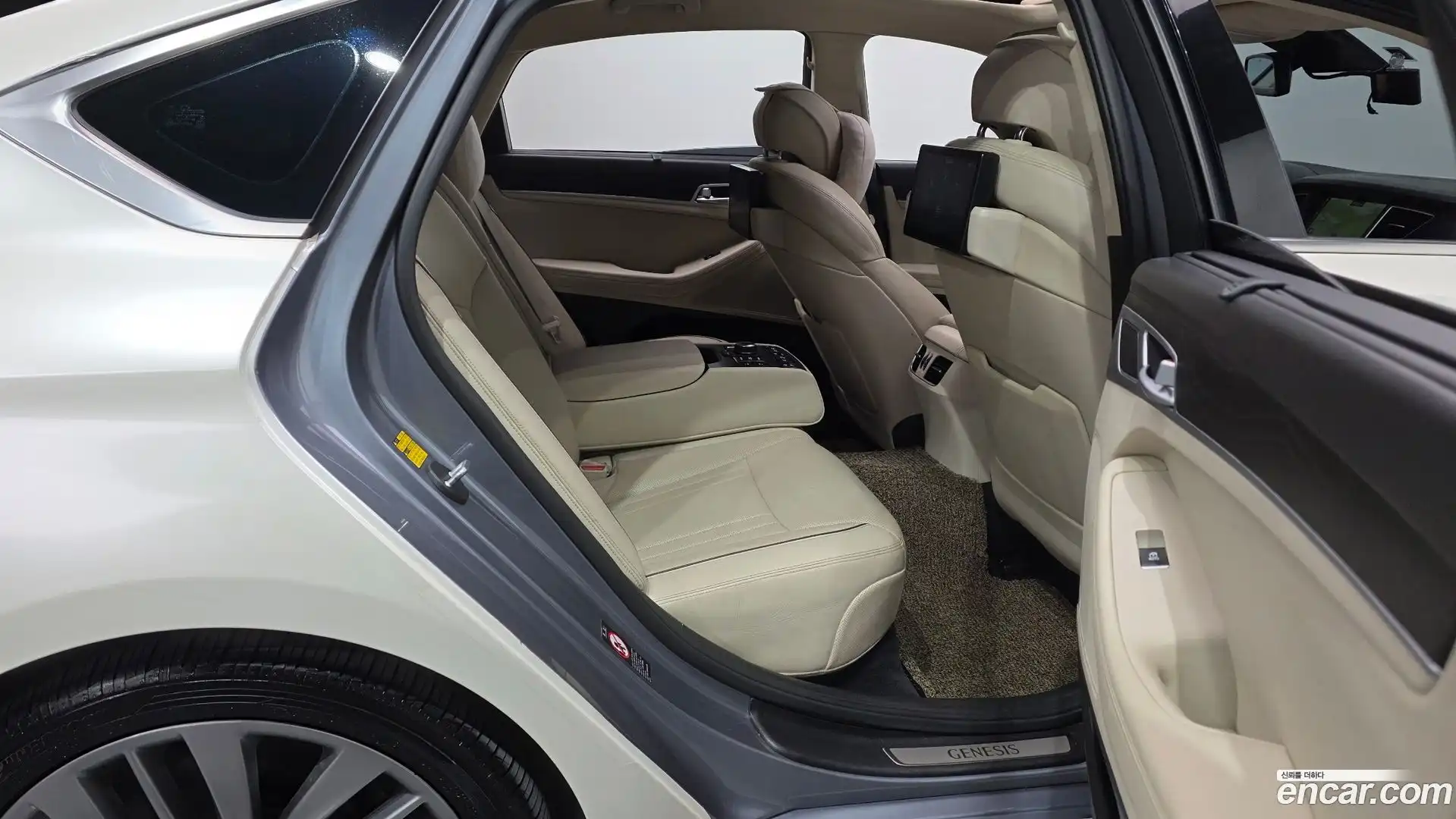 Genesis Hyundai 2014.9-OPTION-015