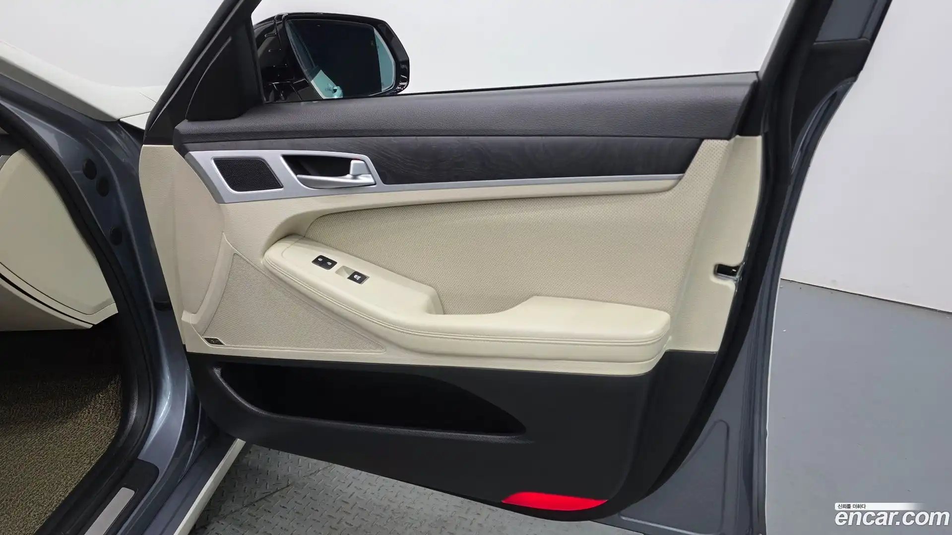 Genesis Hyundai 2014.9-INNER-034