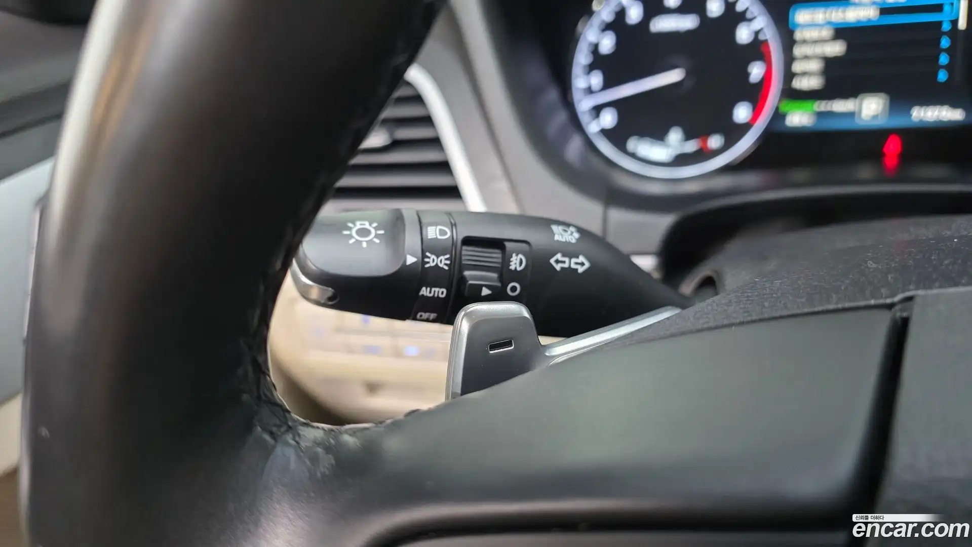 Genesis Hyundai 2014.9-OPTION-049