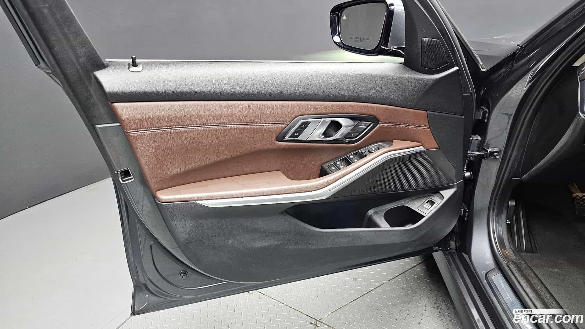 3-Series BMW 2019.6-INNER-034