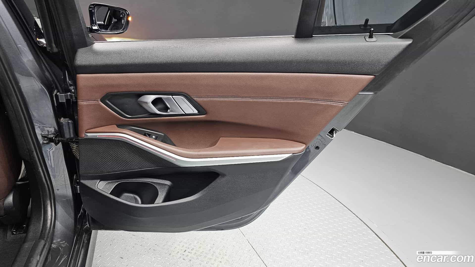 3-Series BMW 2019.6-INNER-035